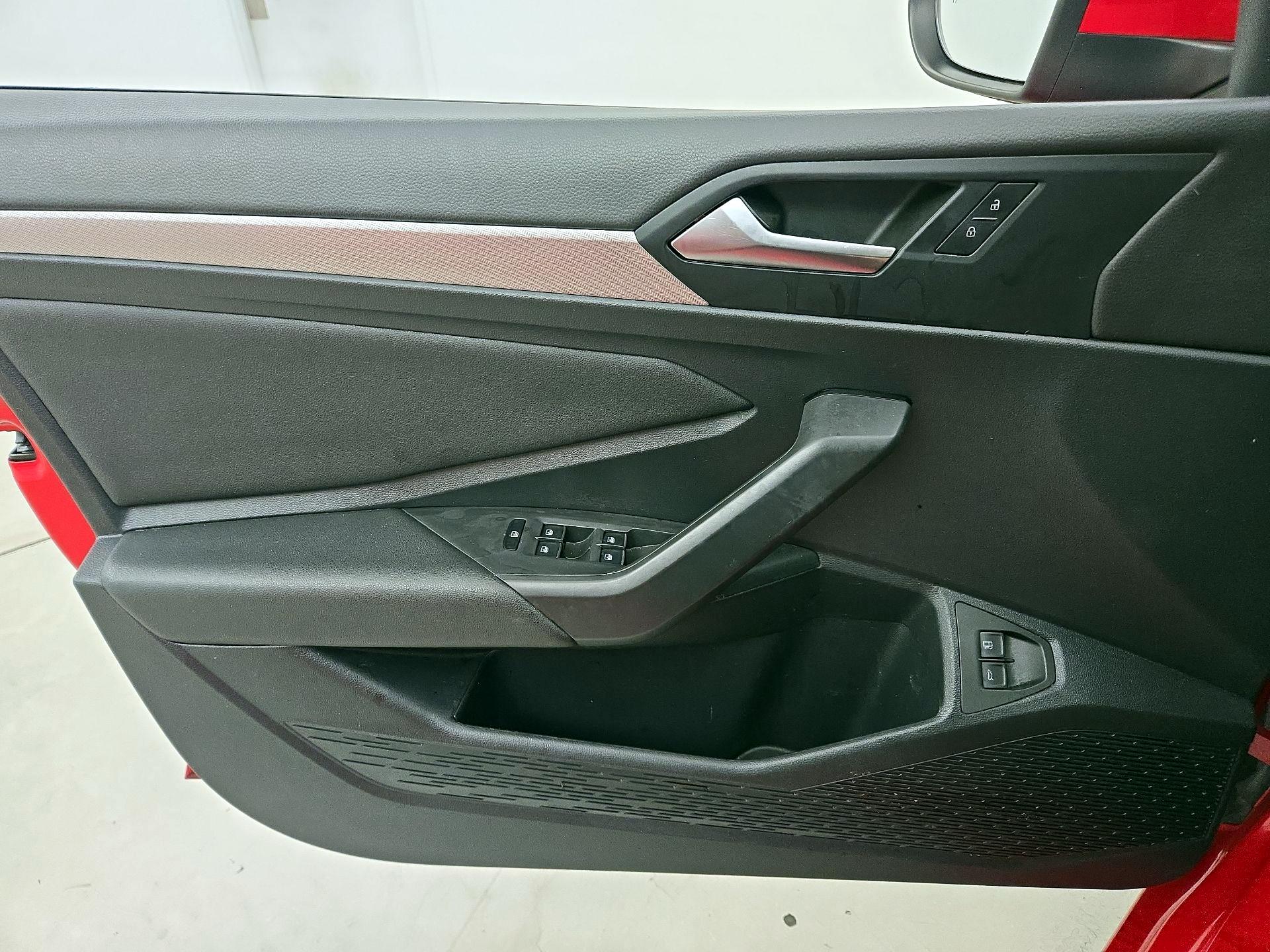 Thumbnail: 2021 Volkswagen Jetta - 12