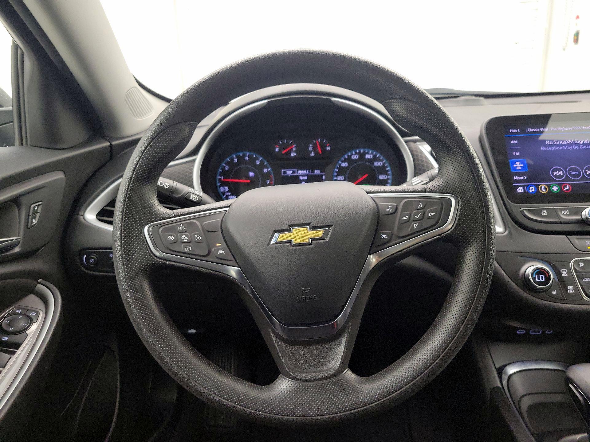 Thumbnail: 2023 Chevrolet Malibu - 10