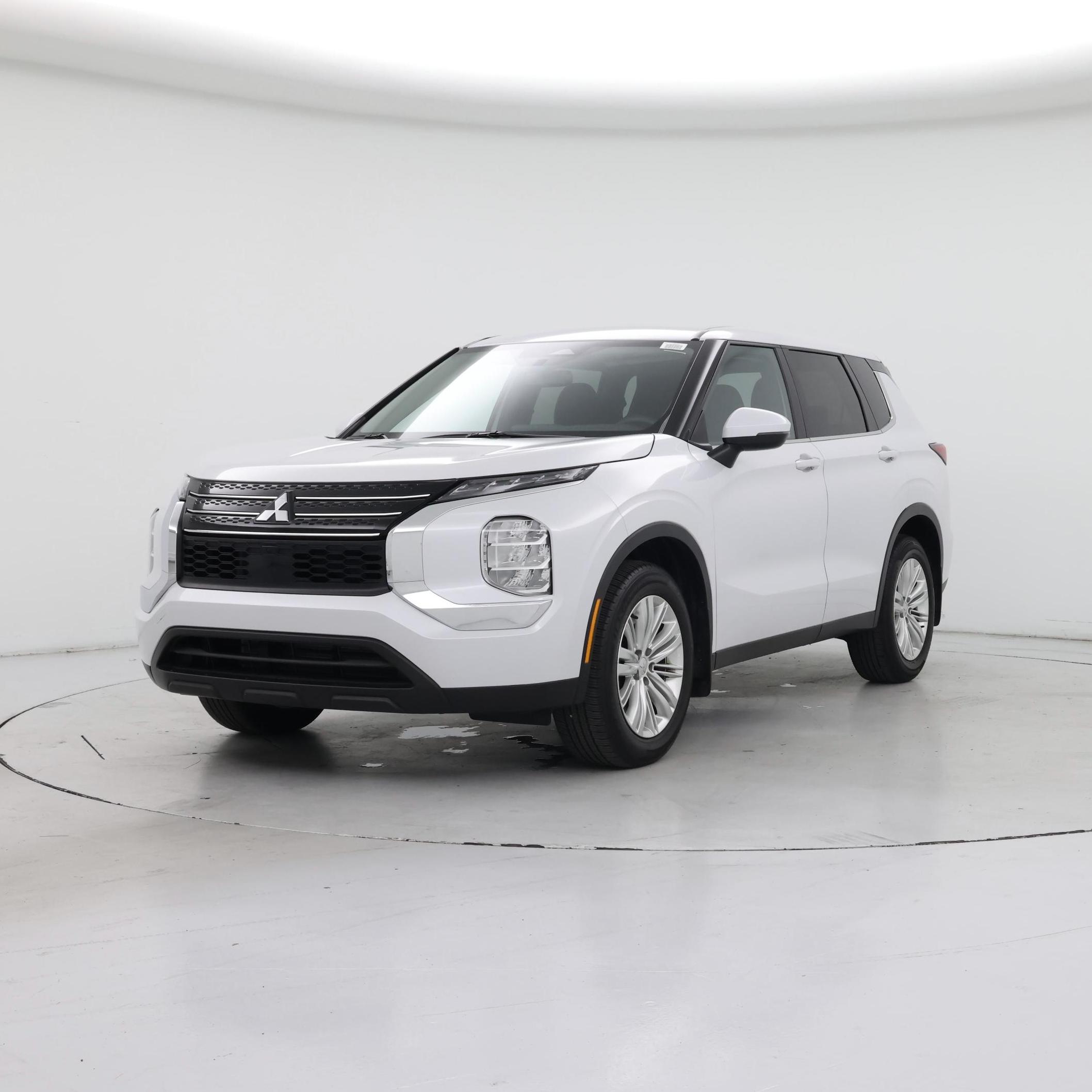 Thumbnail: 2024 Mitsubishi Outlander - 4