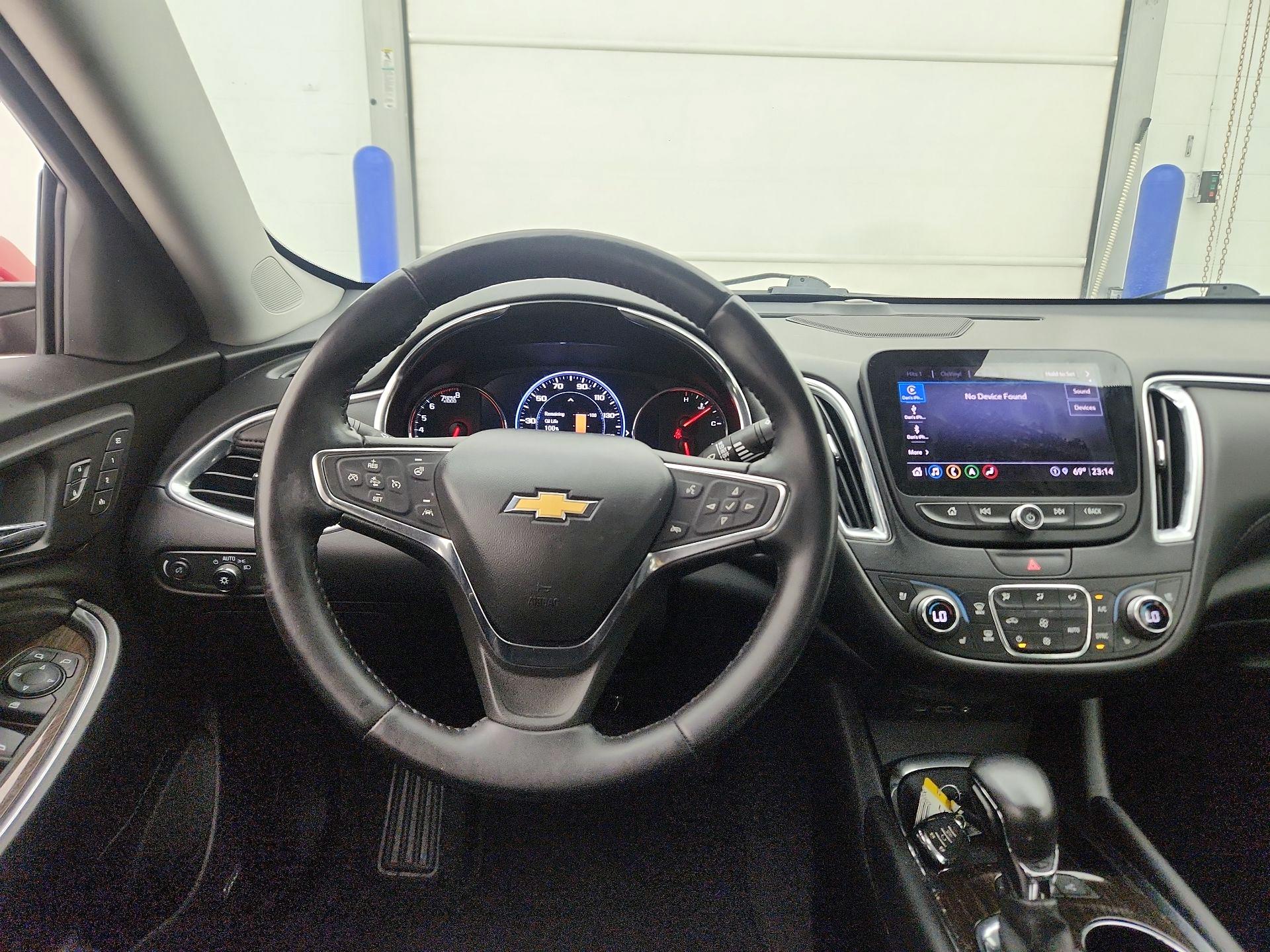 Thumbnail: 2021 Chevrolet Malibu - 10