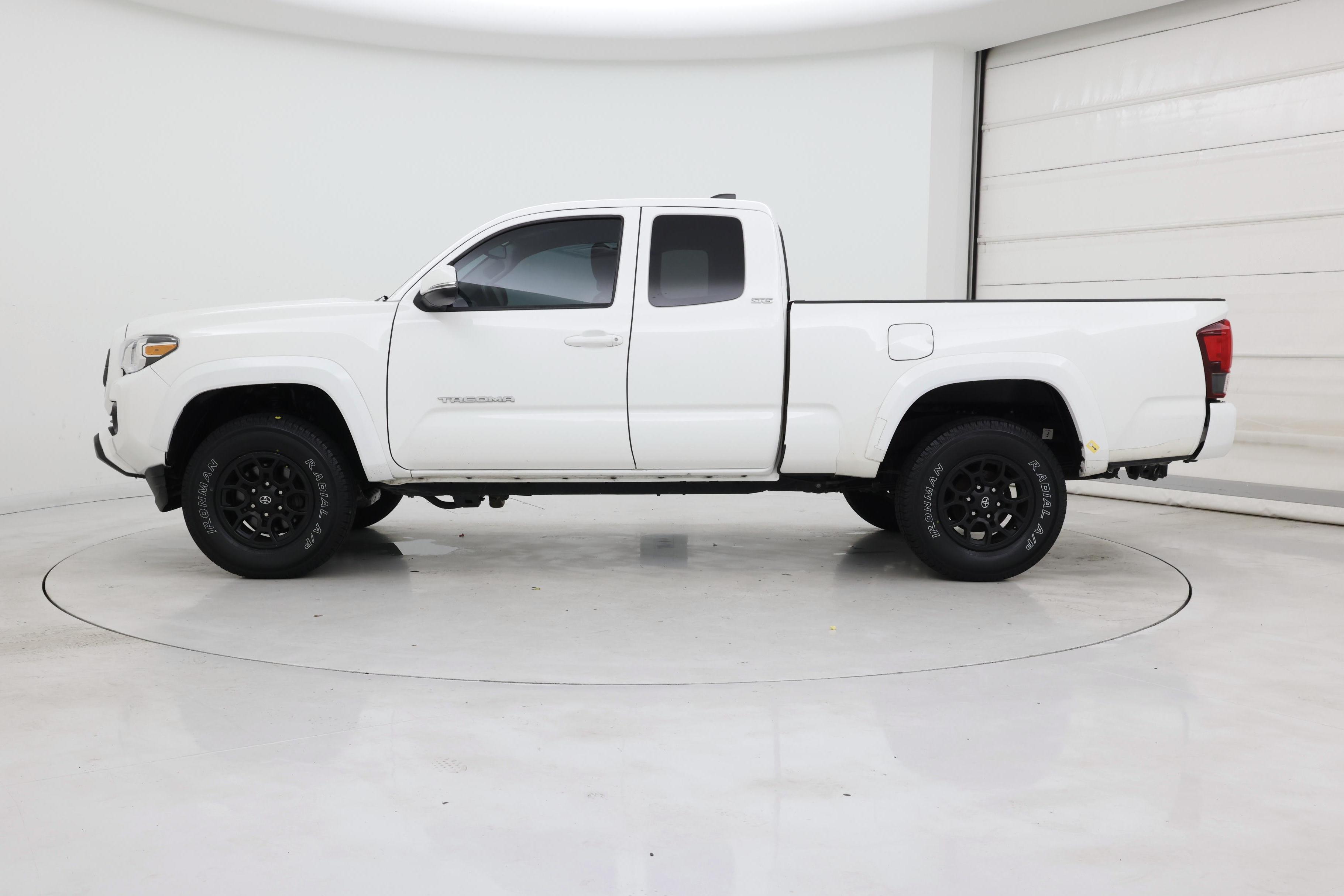 Thumbnail: 2022 Toyota Tacoma - 3