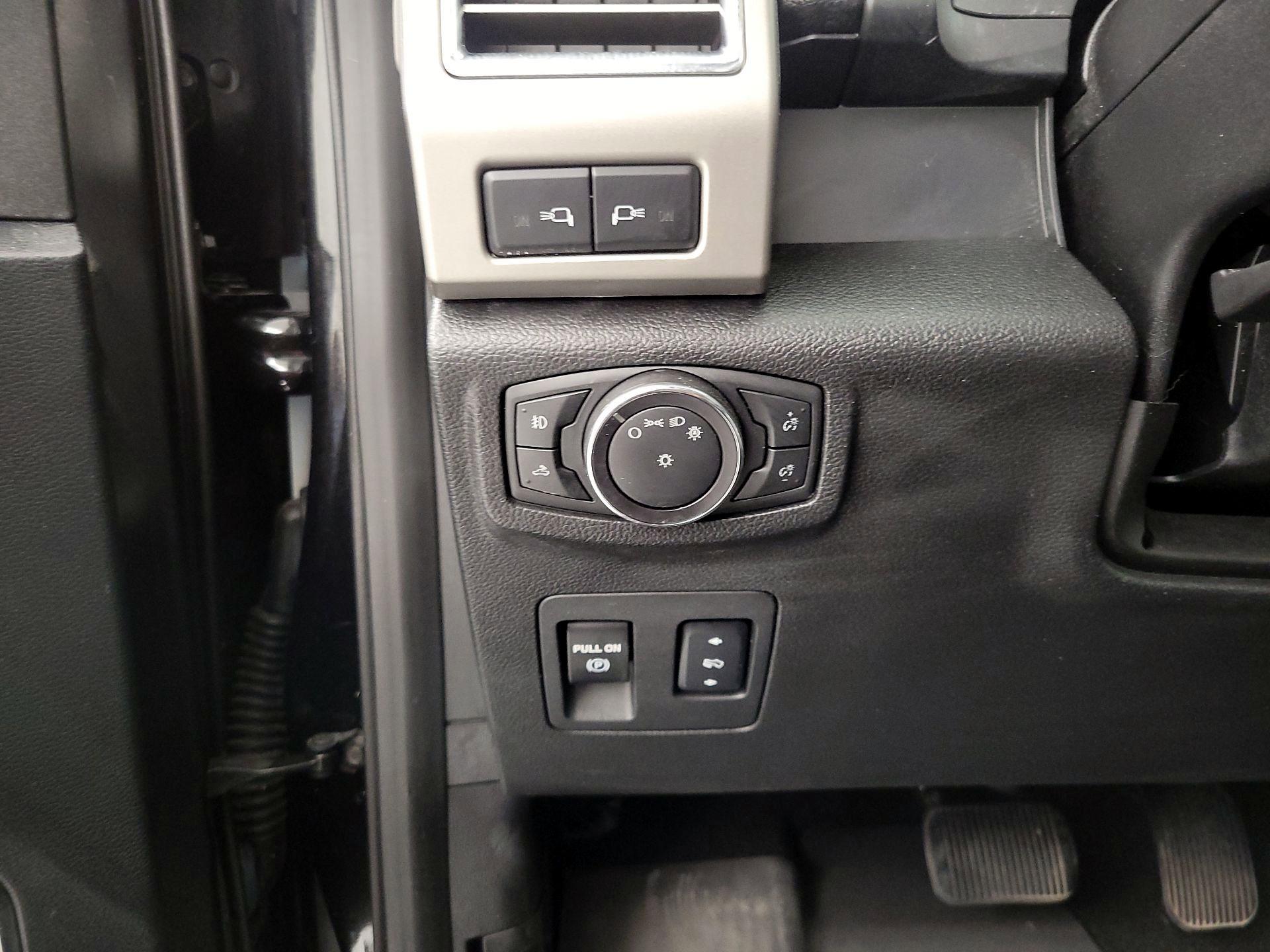 Thumbnail: 2015 Ford F-150 - 13