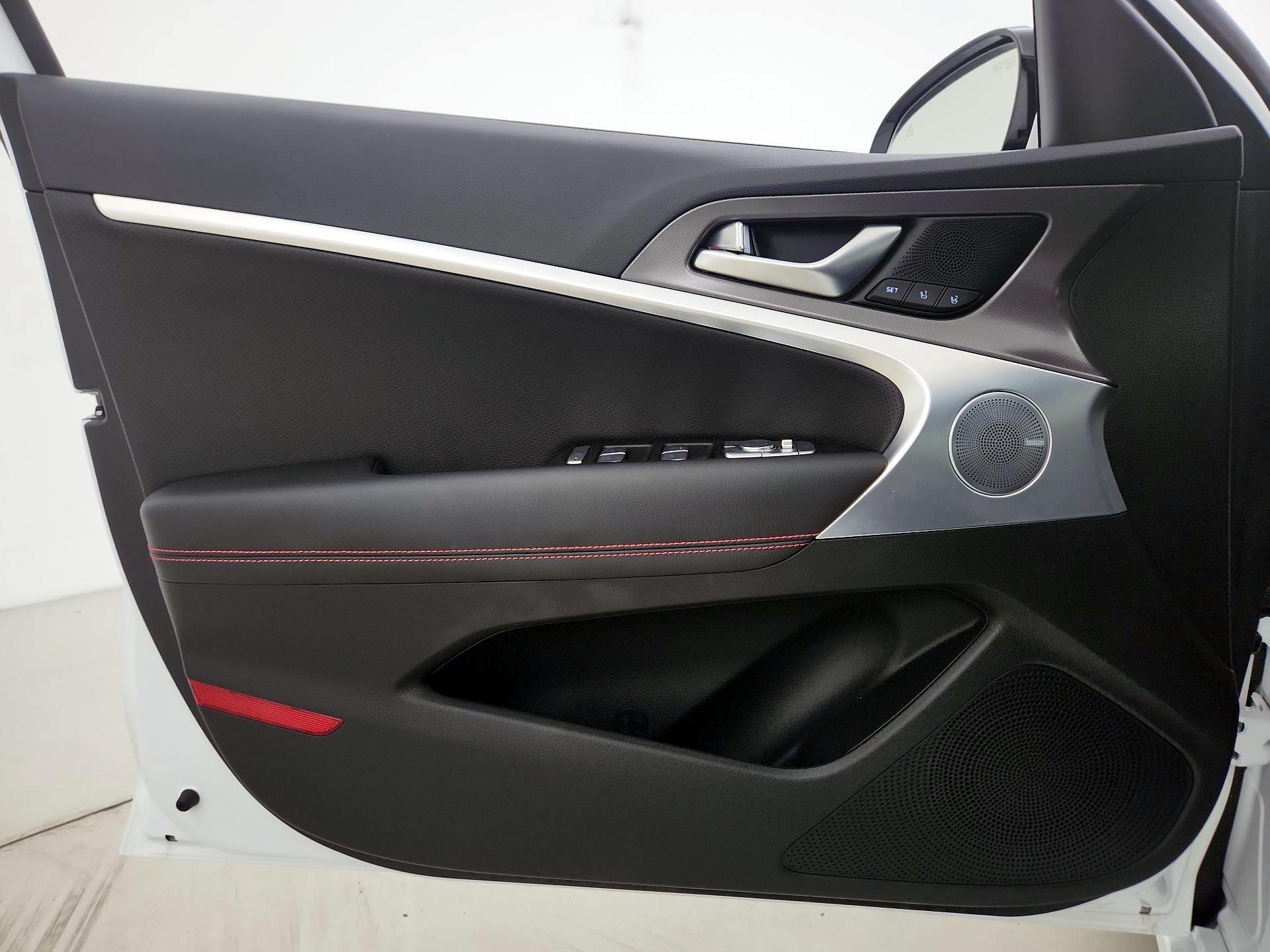 Thumbnail: 2024 Genesis G70 - 12