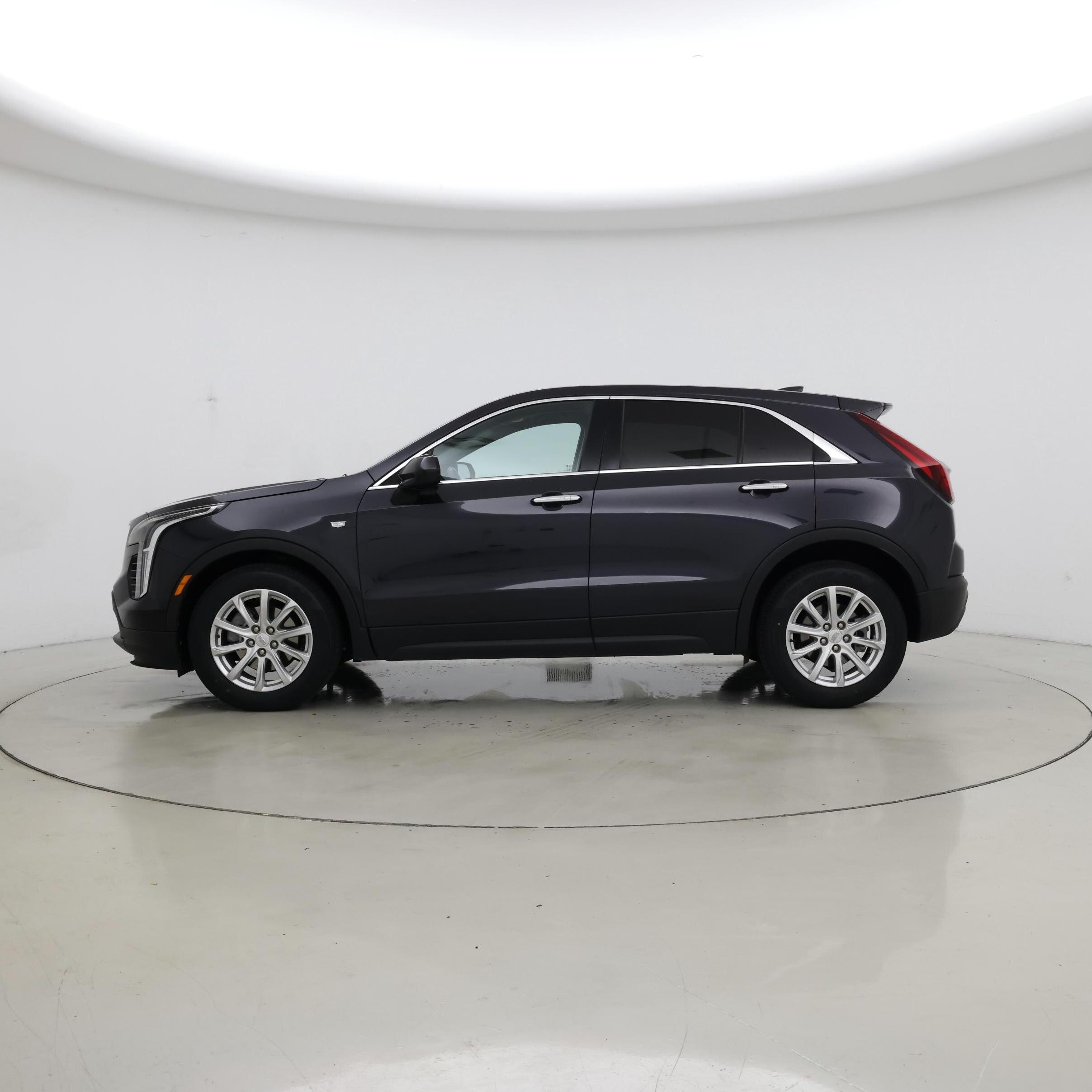 Thumbnail: 2022 Cadillac XT4 - 3