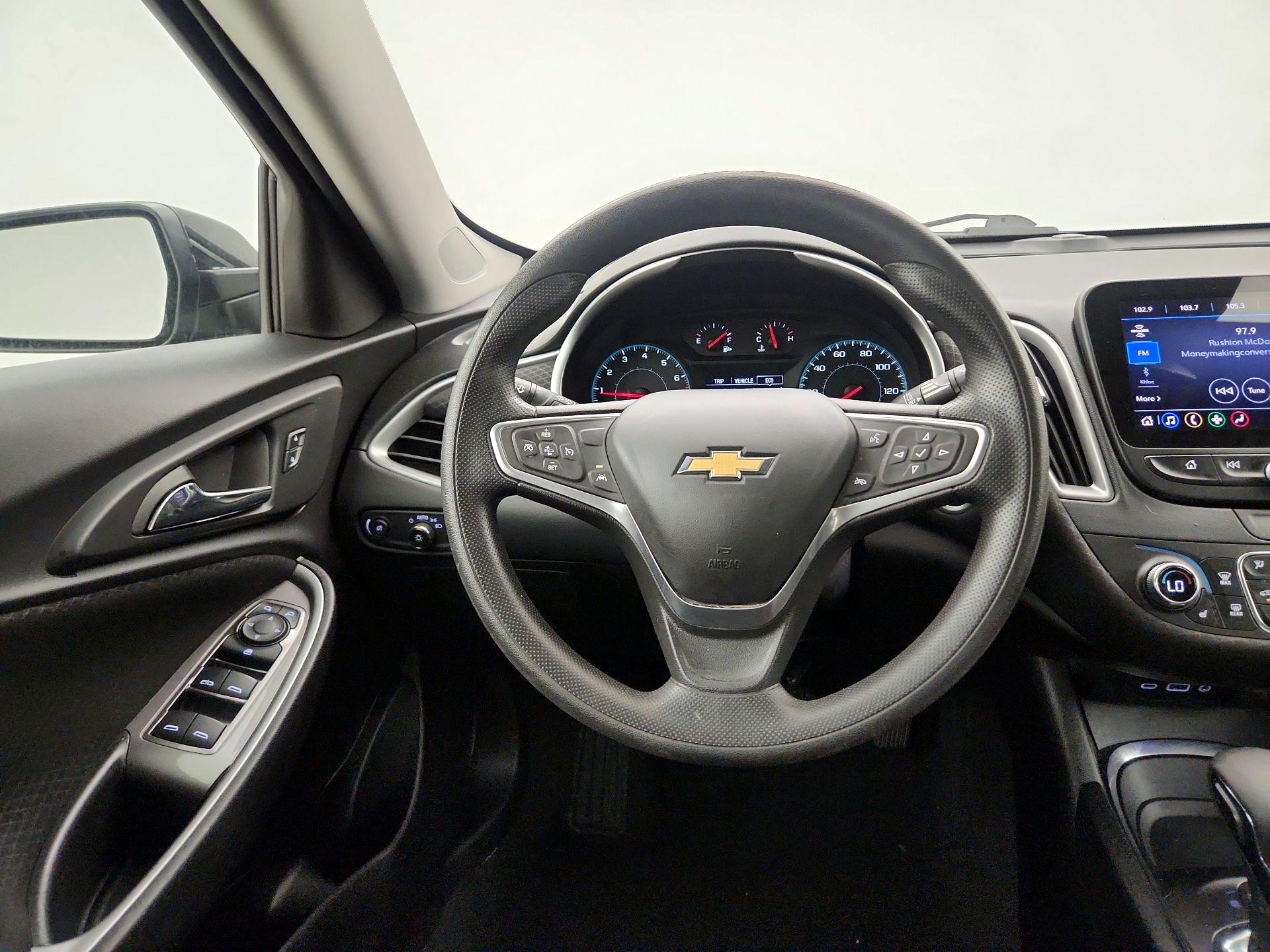 Thumbnail: 2023 Chevrolet Malibu - 10