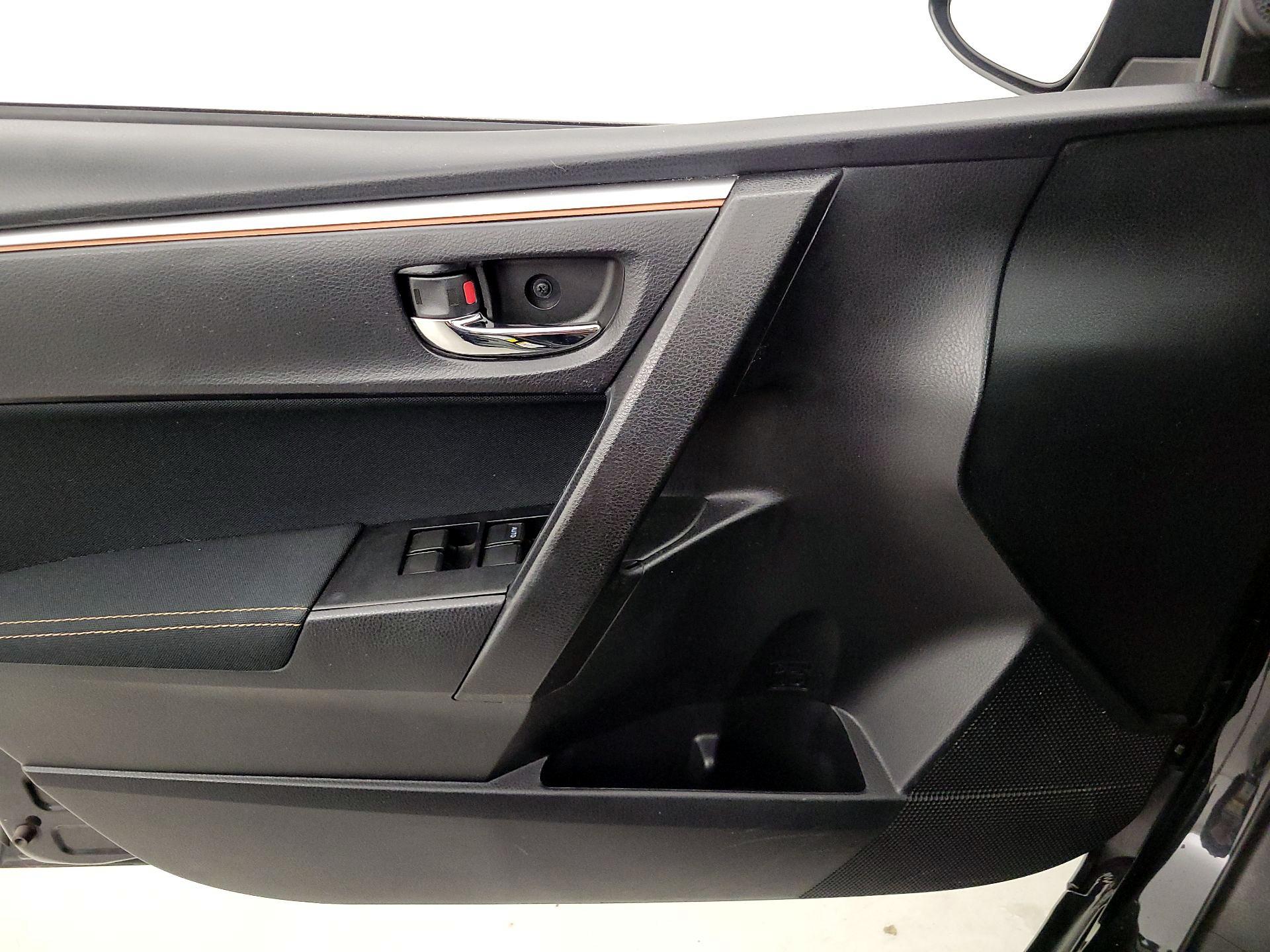 Thumbnail: 2014 Toyota Corolla - 12