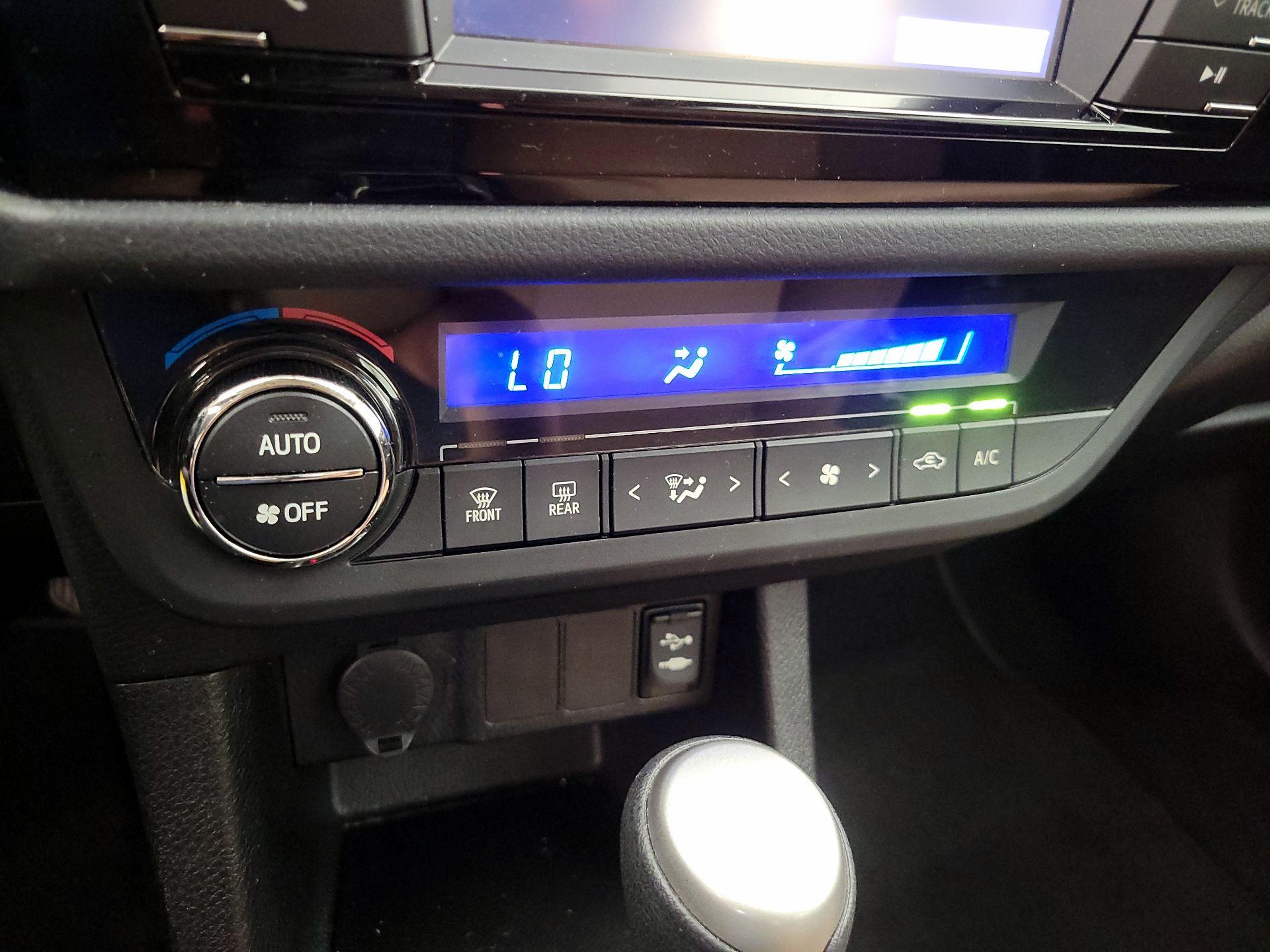Thumbnail: 2014 Toyota Corolla - 15