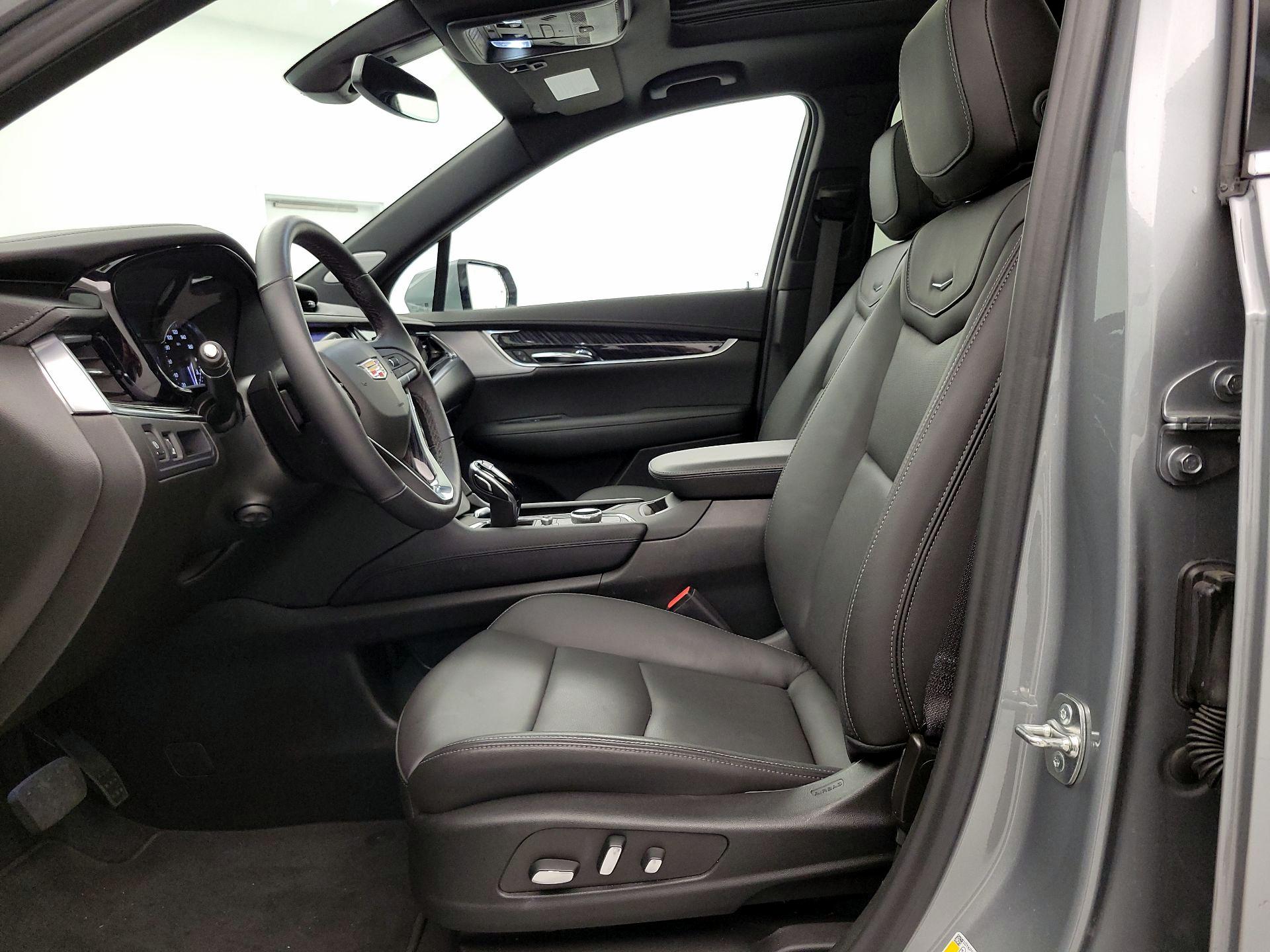 Thumbnail: 2025 Cadillac XT6 - 11