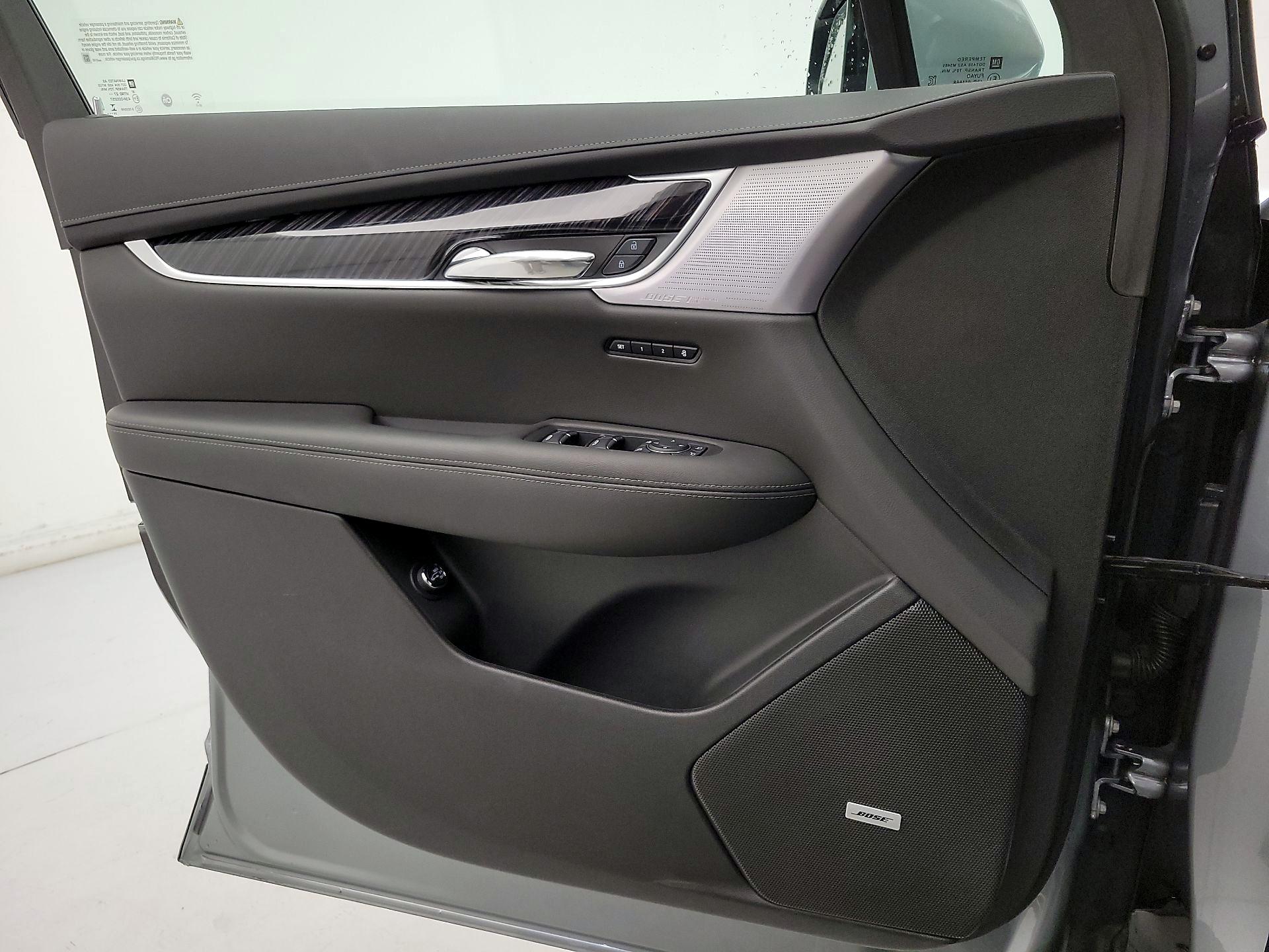Thumbnail: 2025 Cadillac XT6 - 12