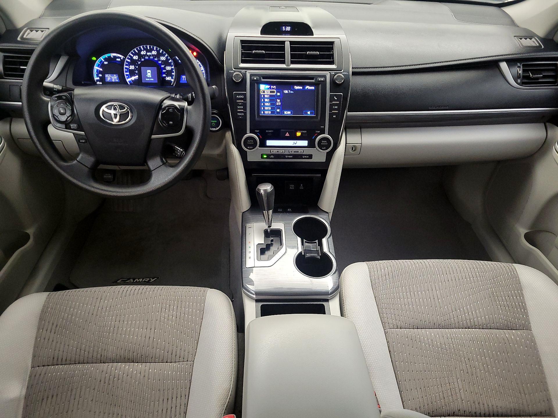 Thumbnail: 2013 Toyota Camry - 9
