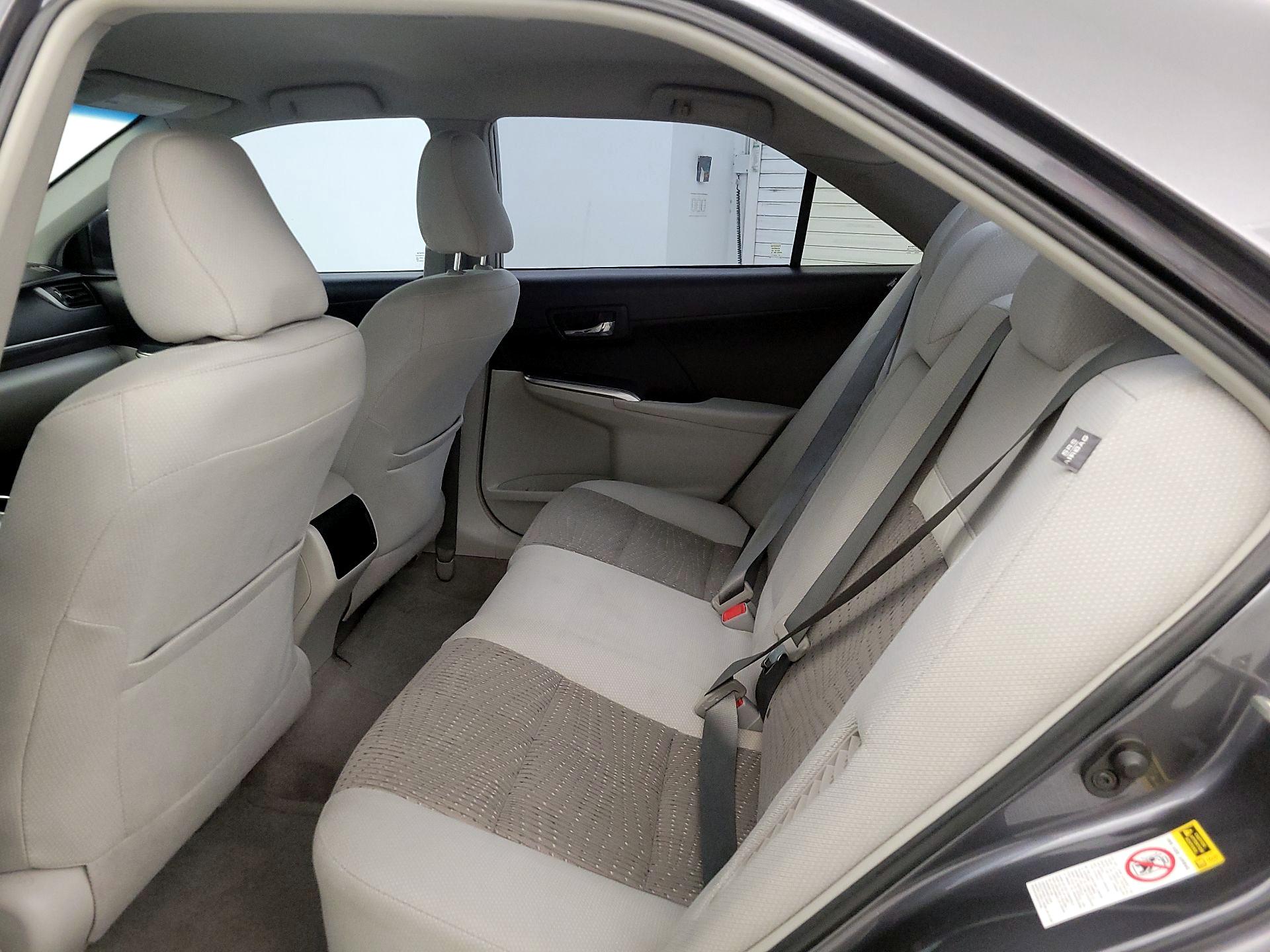 Thumbnail: 2013 Toyota Camry - 18