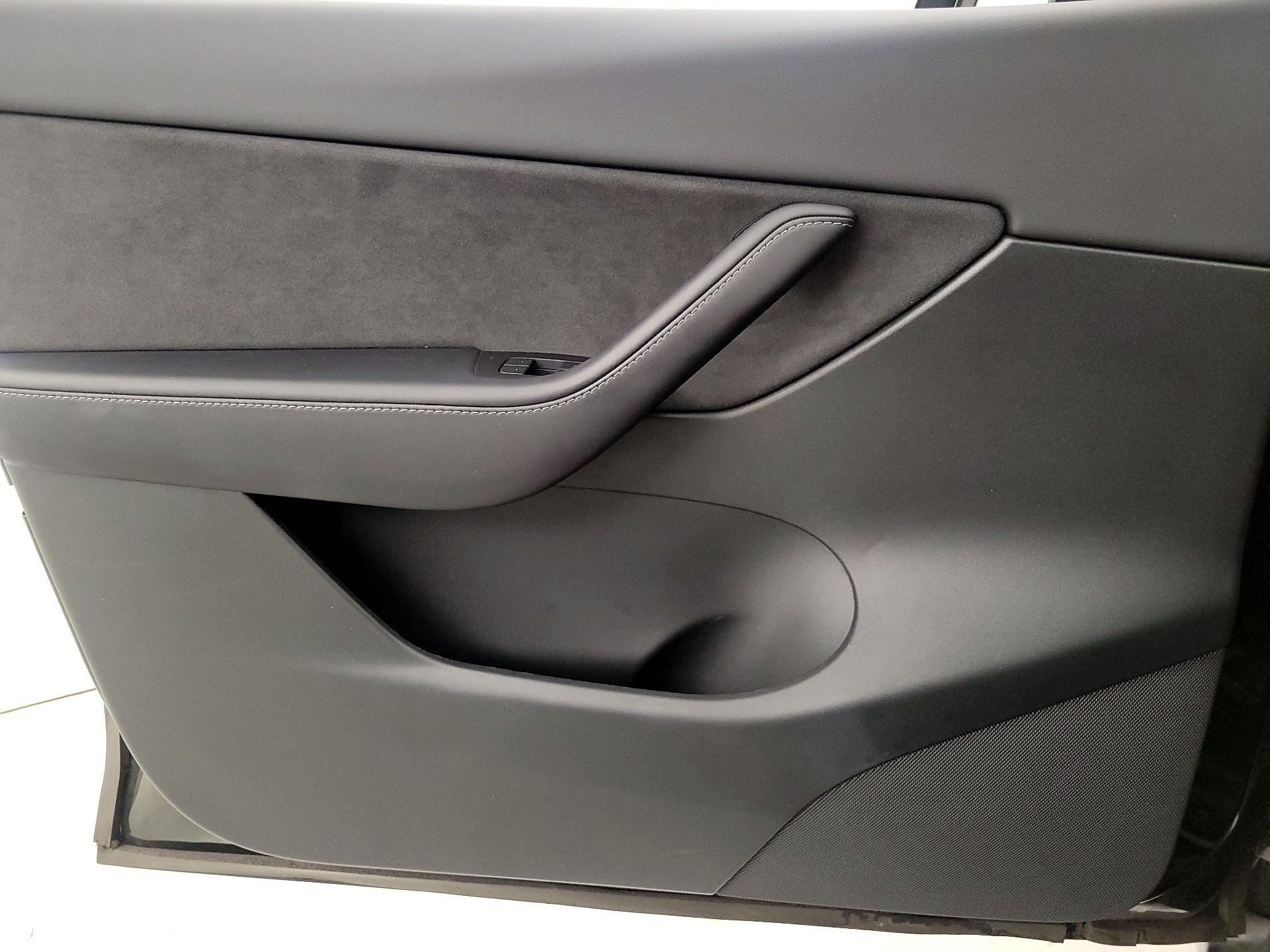 Thumbnail: 2022 Tesla Model Y - 12