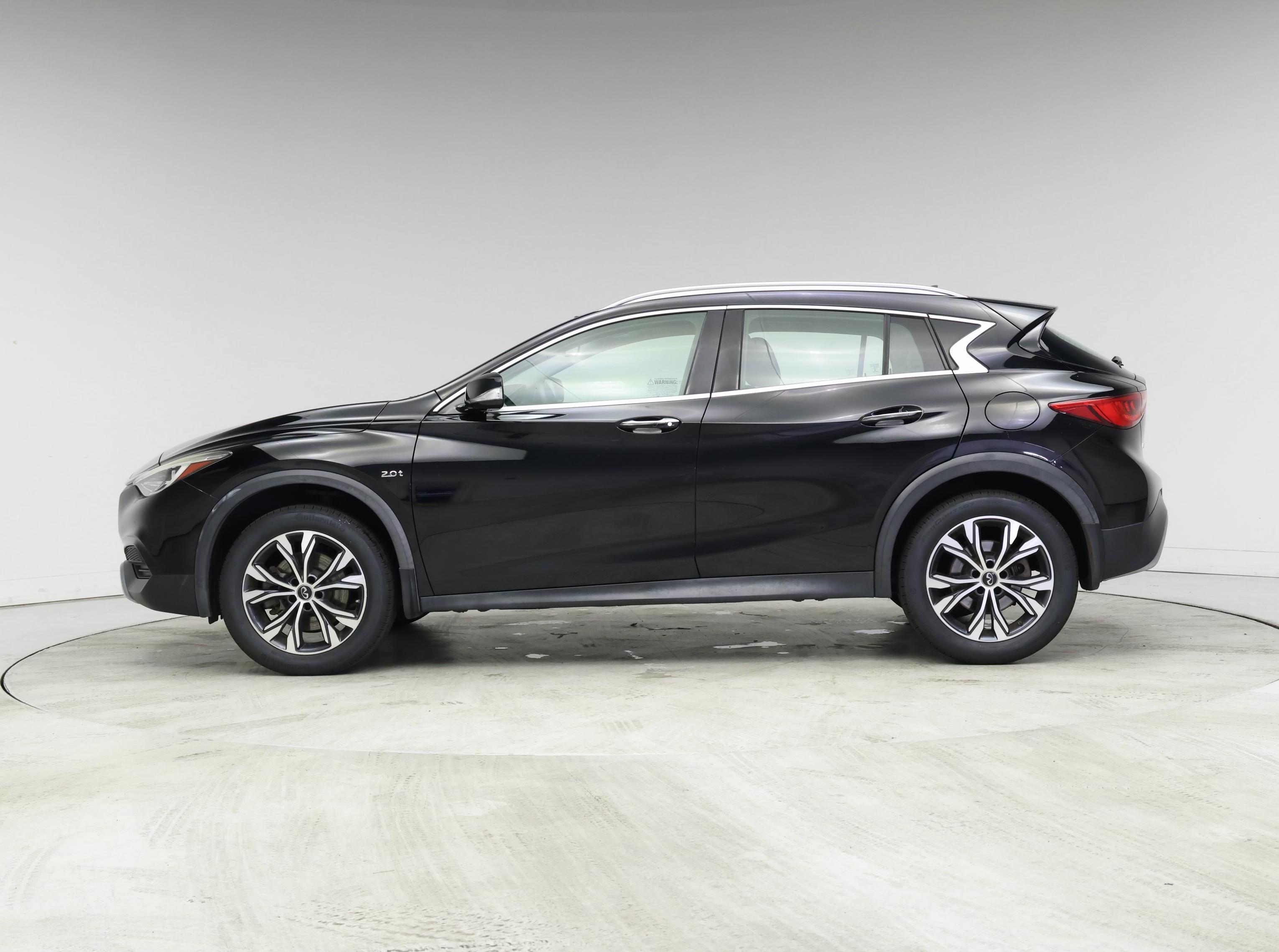 Thumbnail: 2018 INFINITI QX30 - 3