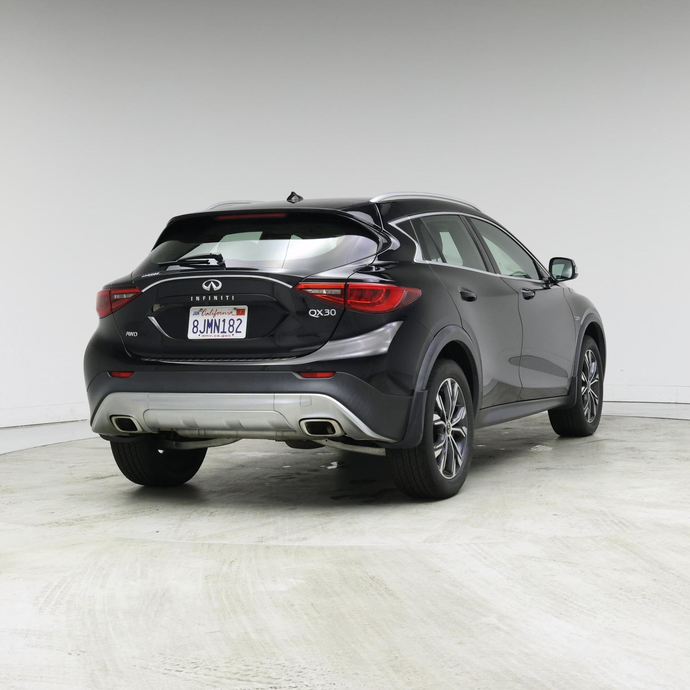 Thumbnail: 2018 INFINITI QX30 - 8
