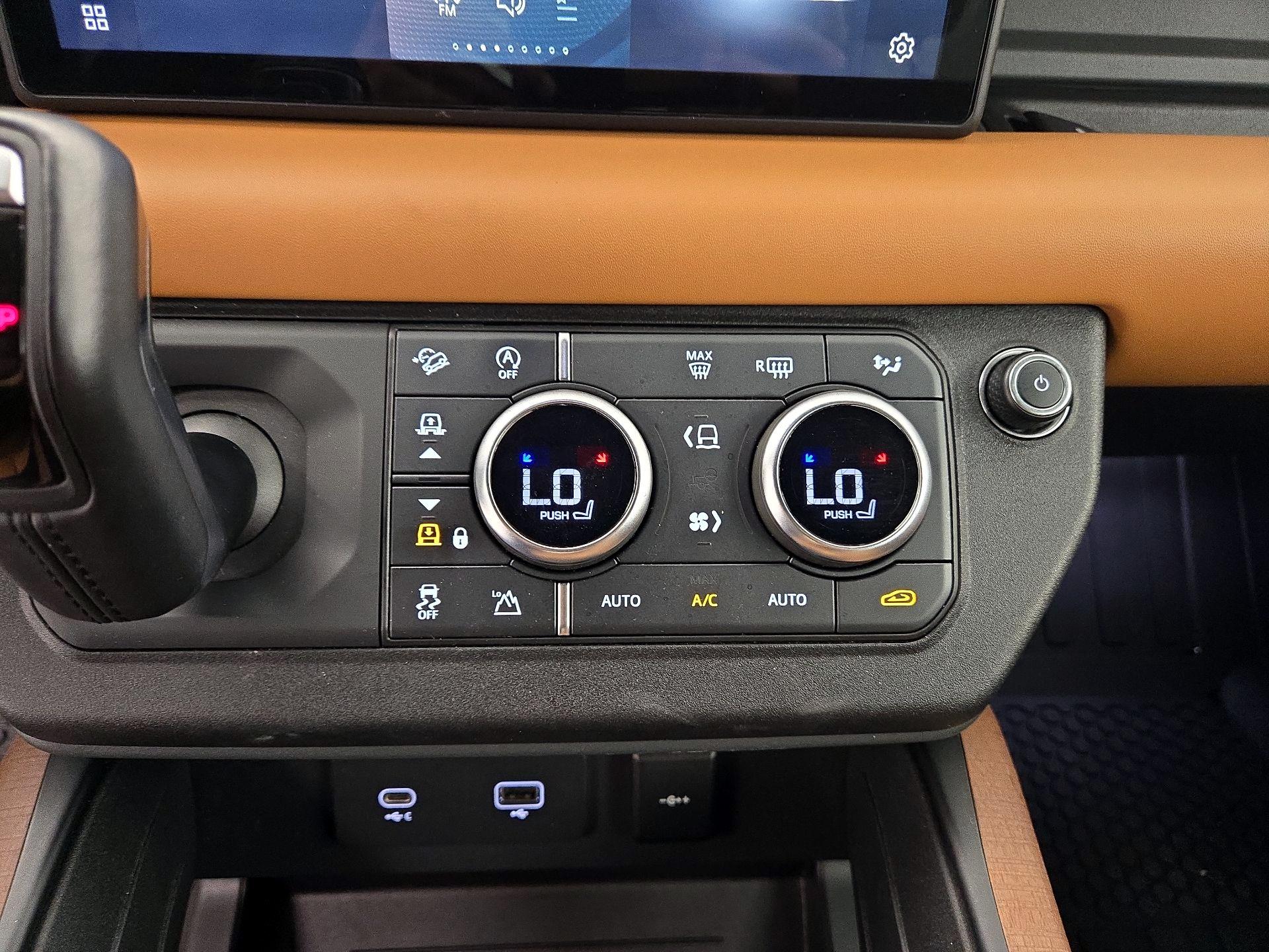 Thumbnail: 2021 Land Rover Defender - 16