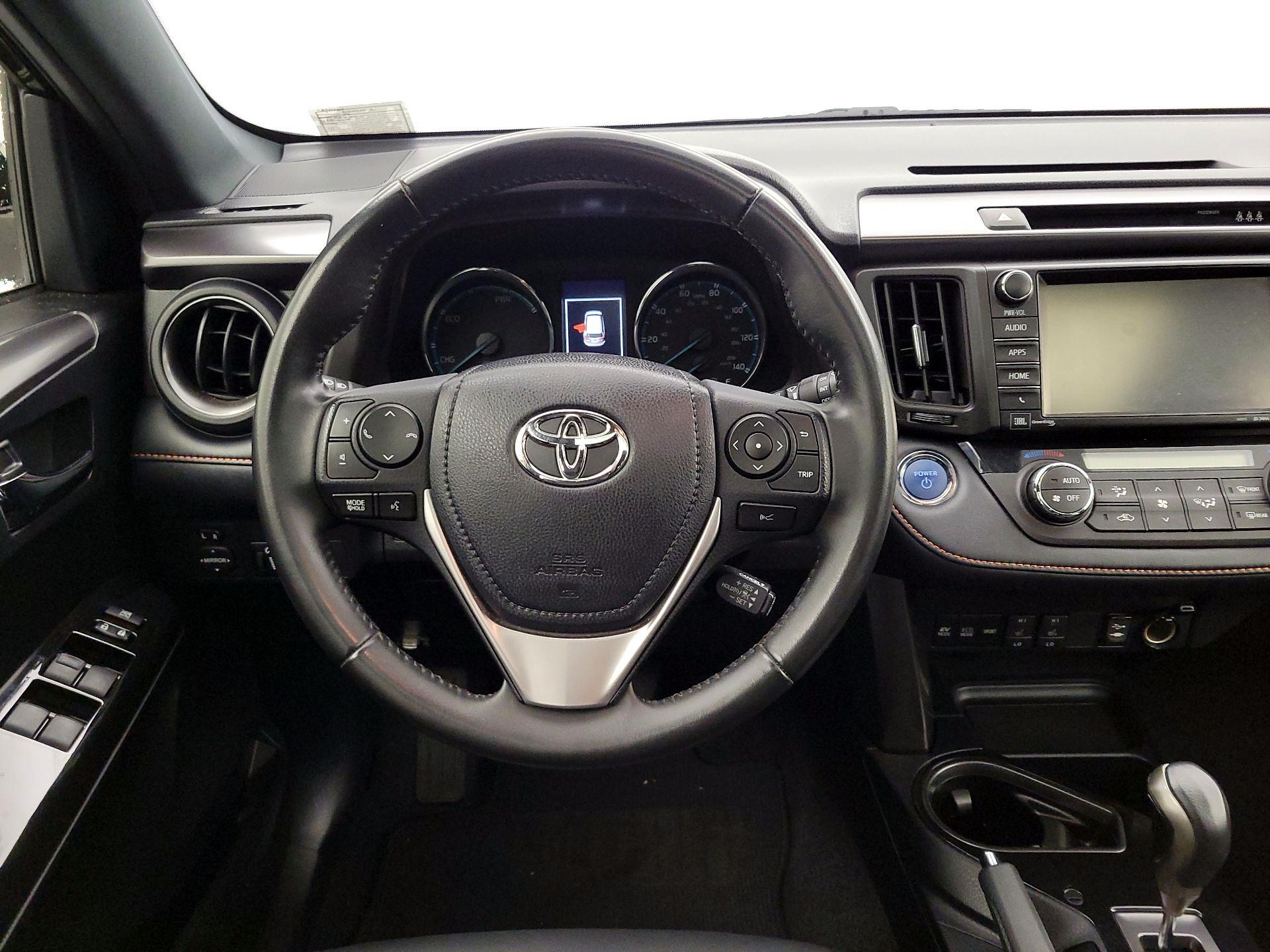 Thumbnail: 2018 Toyota RAV4 - 10
