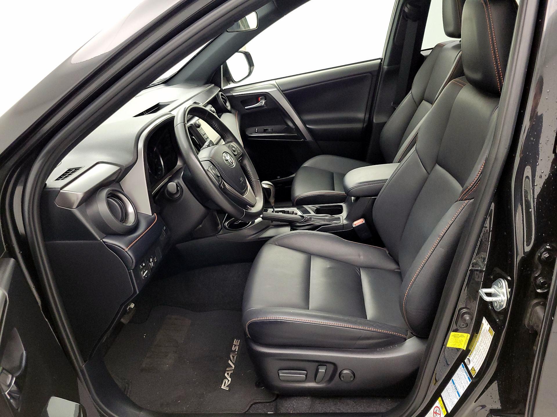 Thumbnail: 2018 Toyota RAV4 - 11