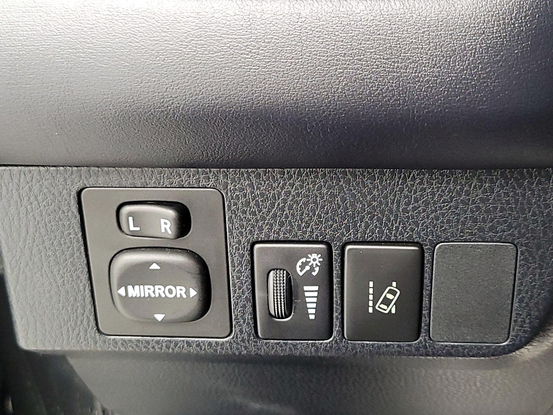 Thumbnail: 2018 Toyota RAV4 - 13