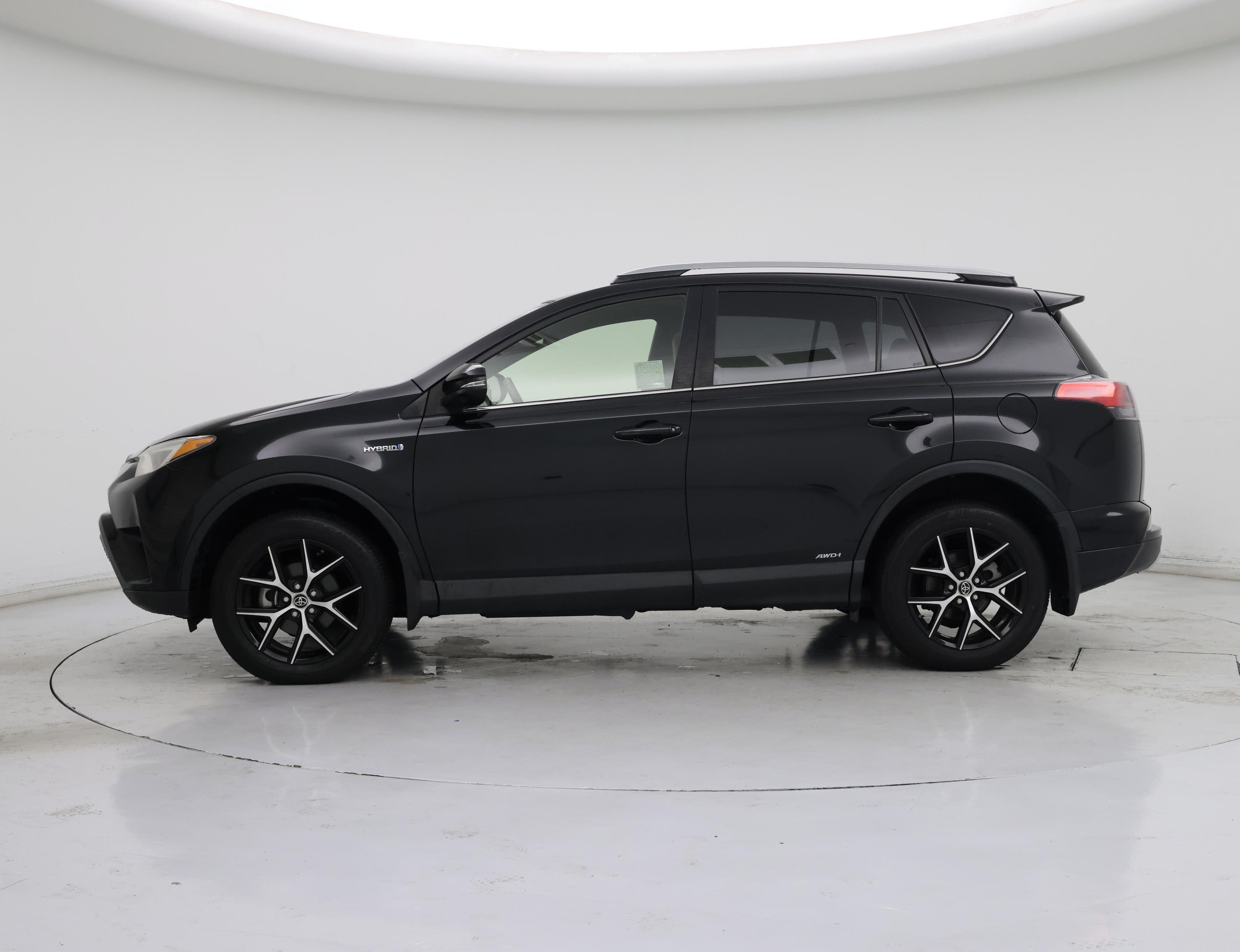 Thumbnail: 2018 Toyota RAV4 - 3