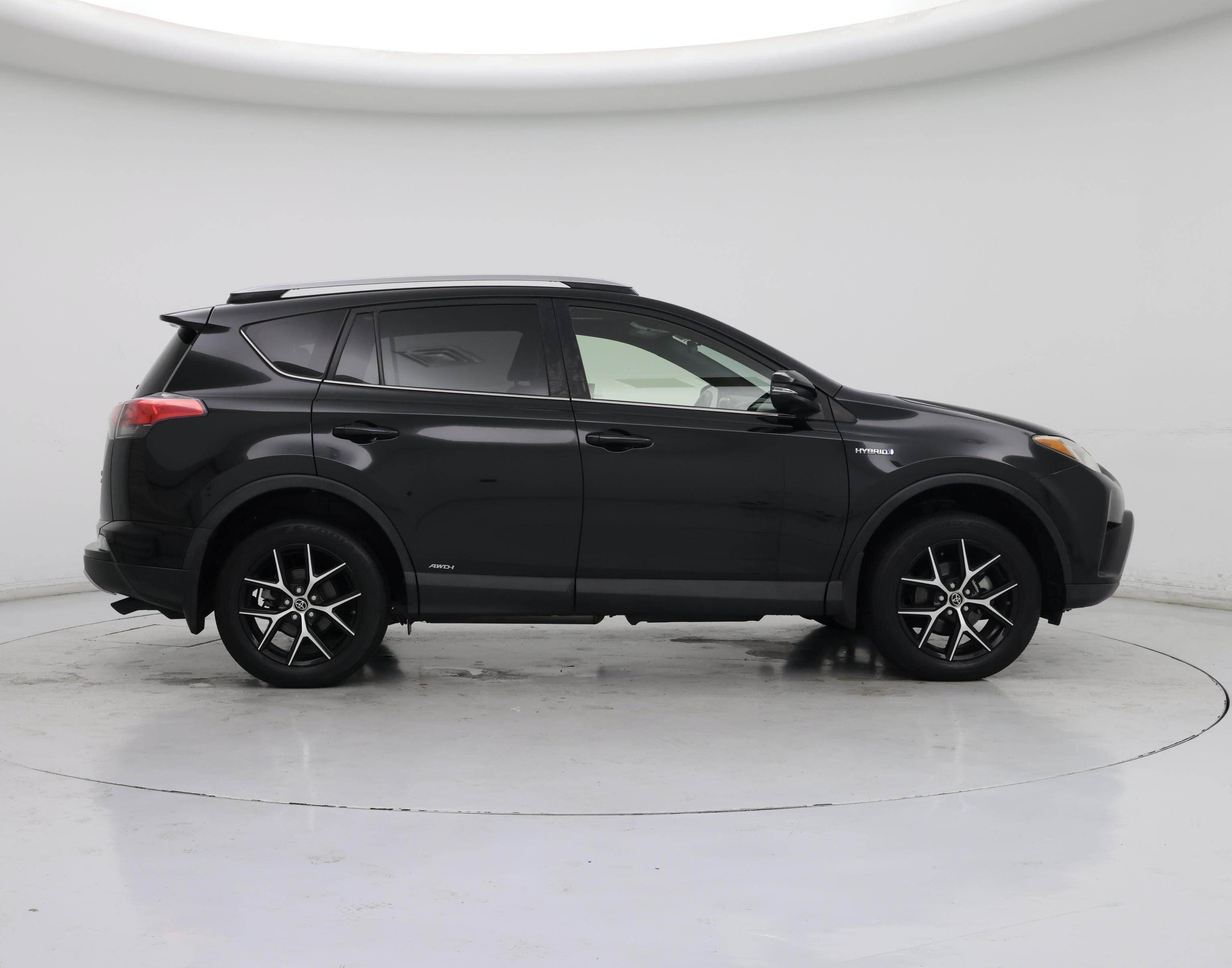 Thumbnail: 2018 Toyota RAV4 - 7