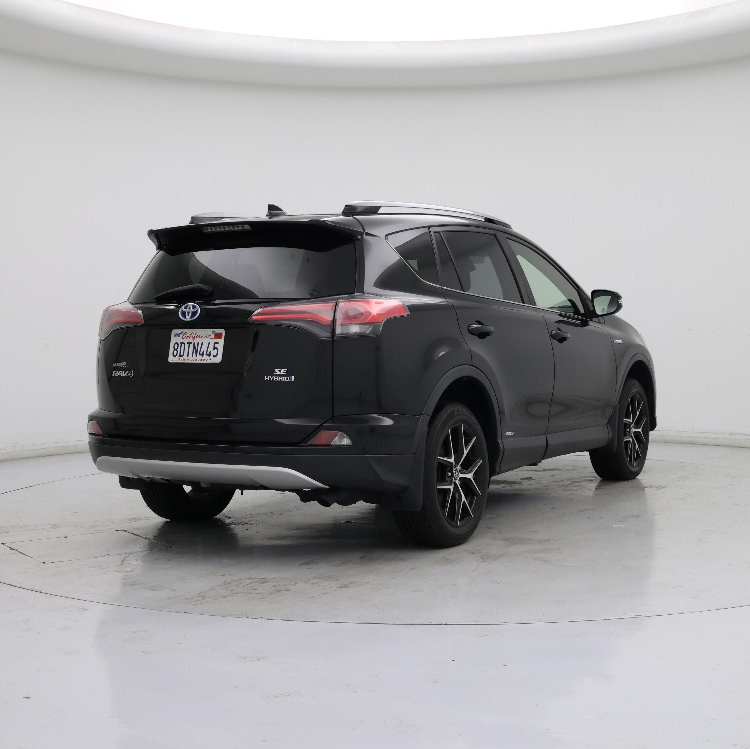 Thumbnail: 2018 Toyota RAV4 - 8