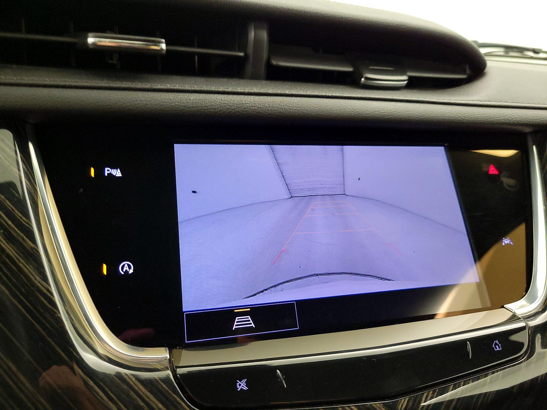 Thumbnail: 2022 Cadillac XT6 - 15