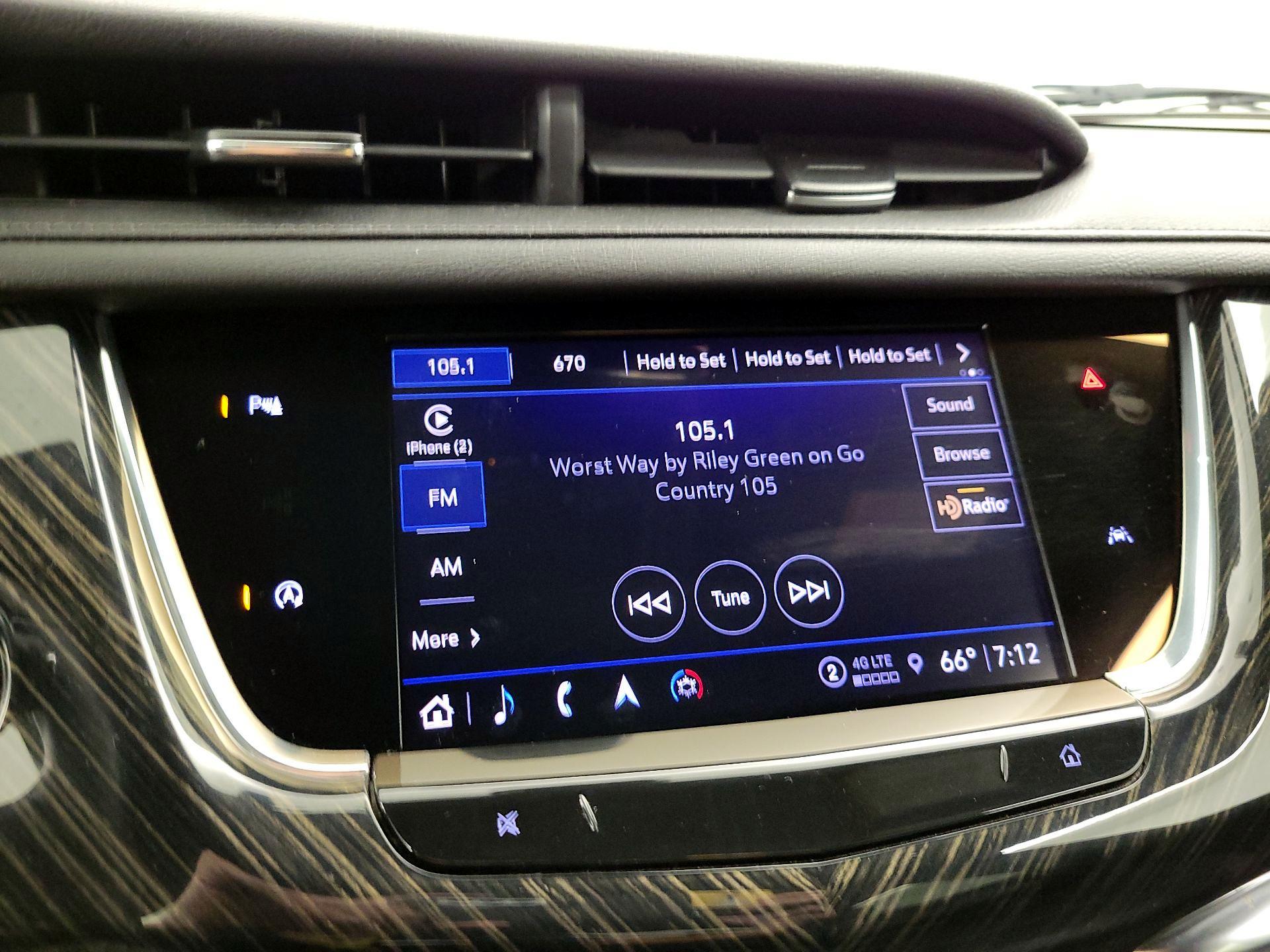 Thumbnail: 2022 Cadillac XT6 - 16