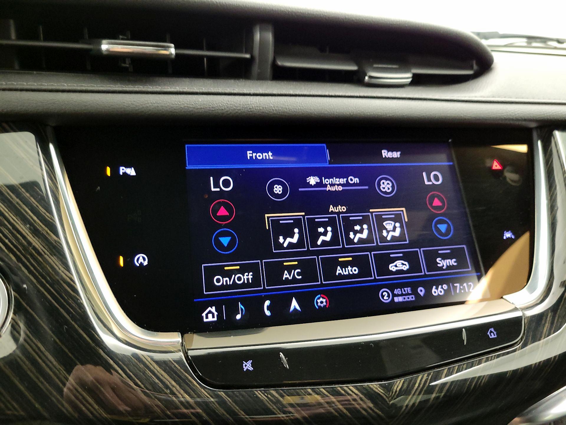 Thumbnail: 2022 Cadillac XT6 - 17