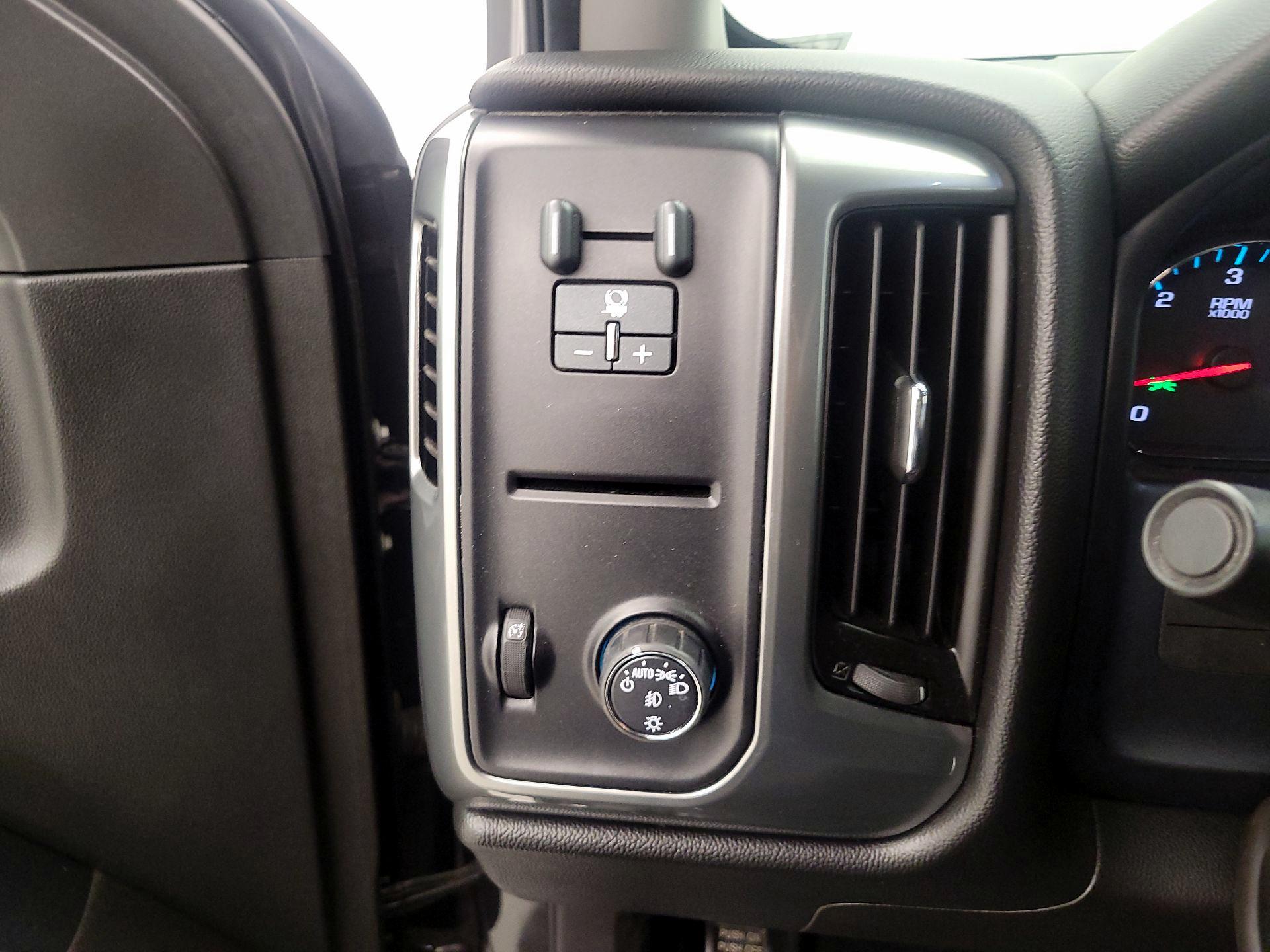 Thumbnail: 2015 Chevrolet Silverado 1500 - 13