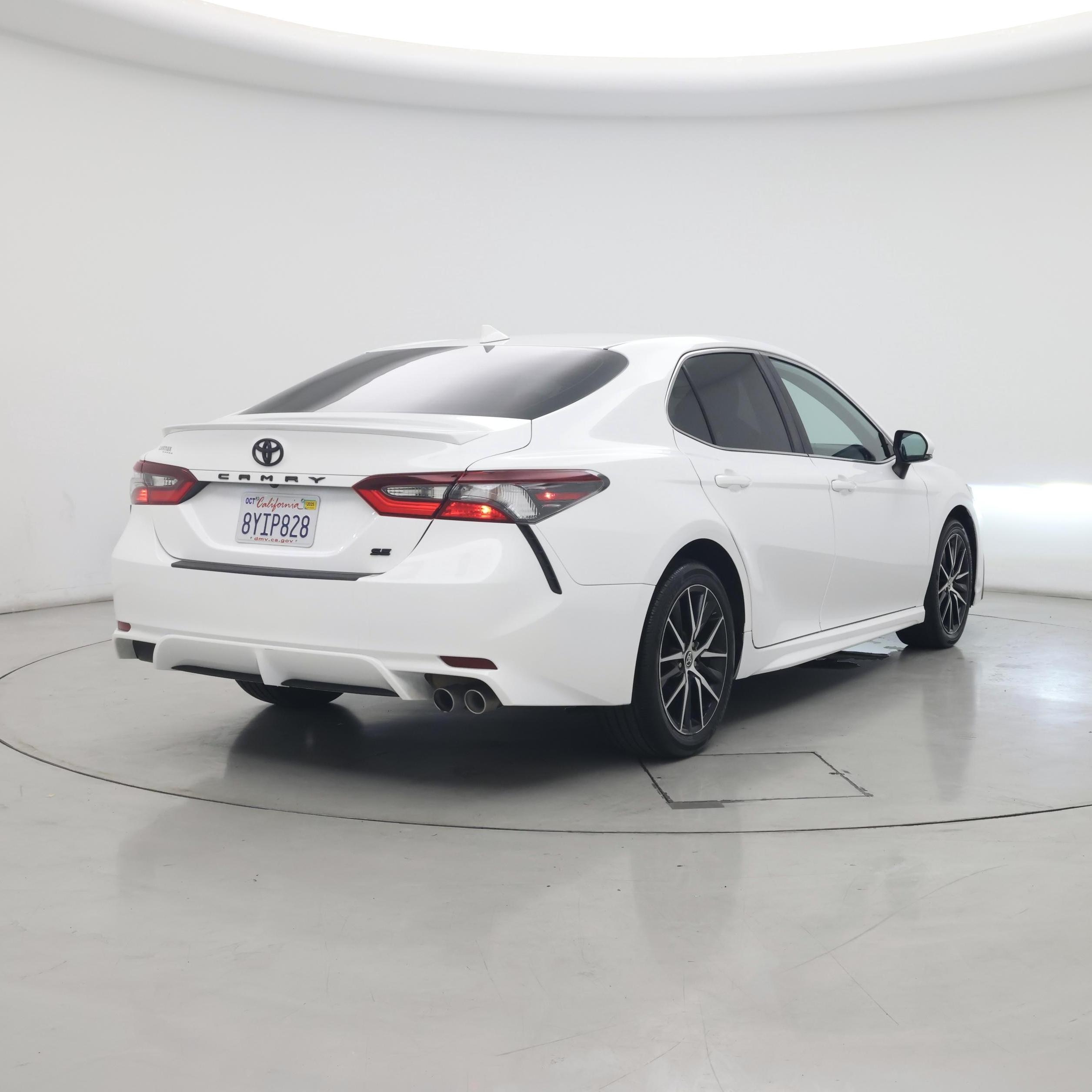 Thumbnail: 2022 Toyota Camry - 8
