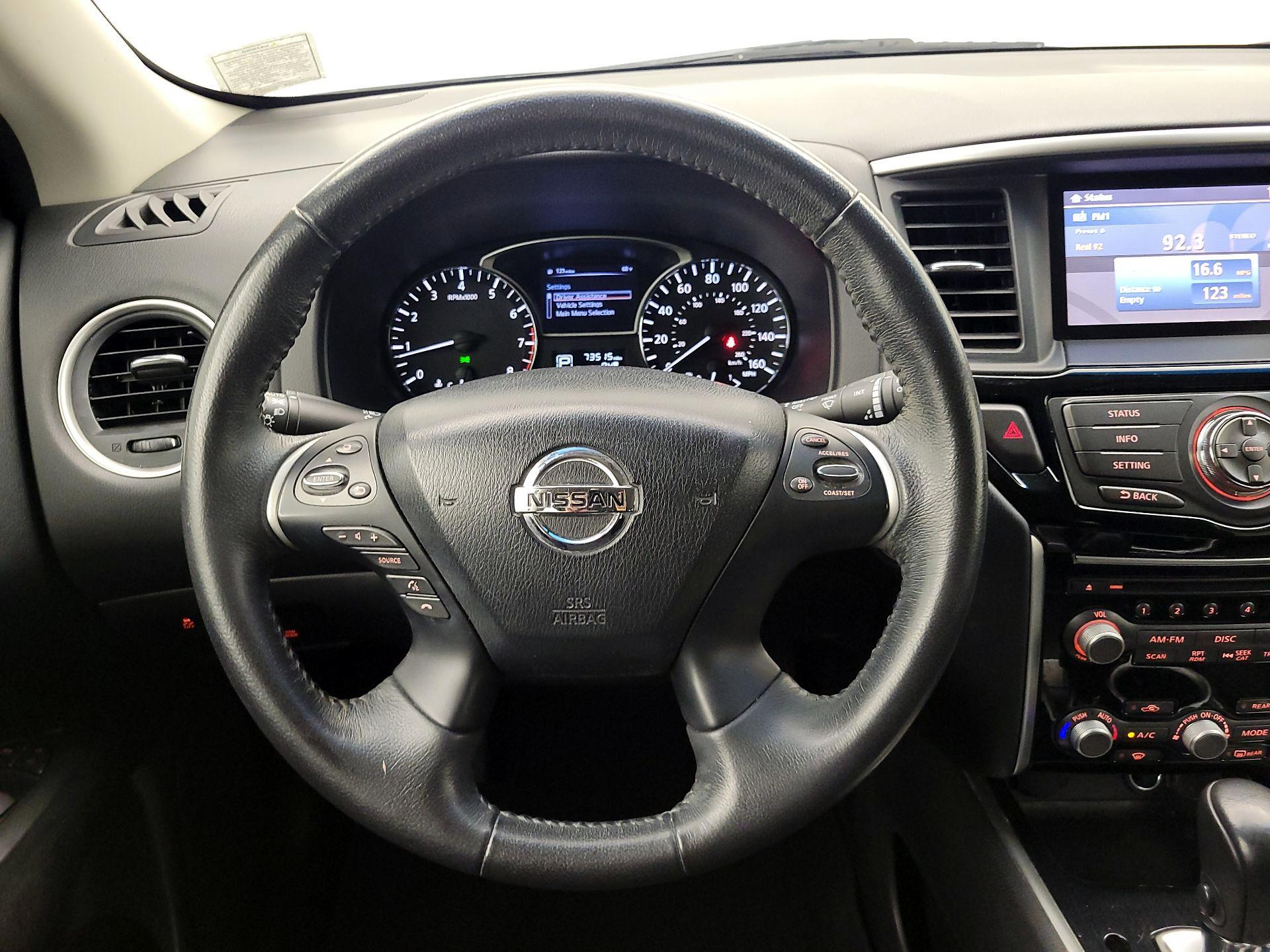Thumbnail: 2014 Nissan Pathfinder - 10