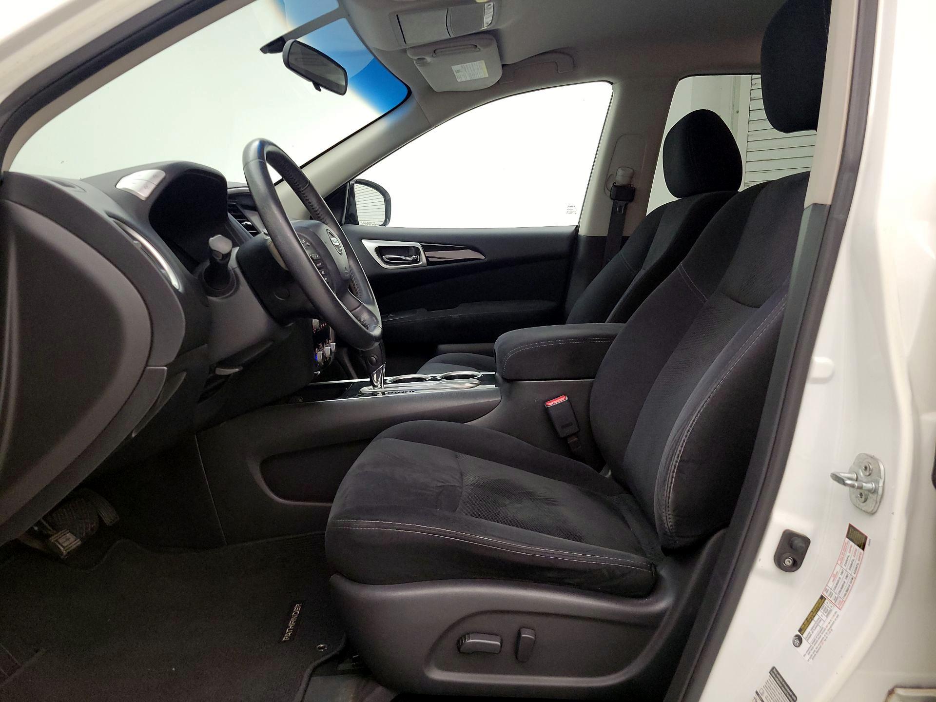 Thumbnail: 2014 Nissan Pathfinder - 11