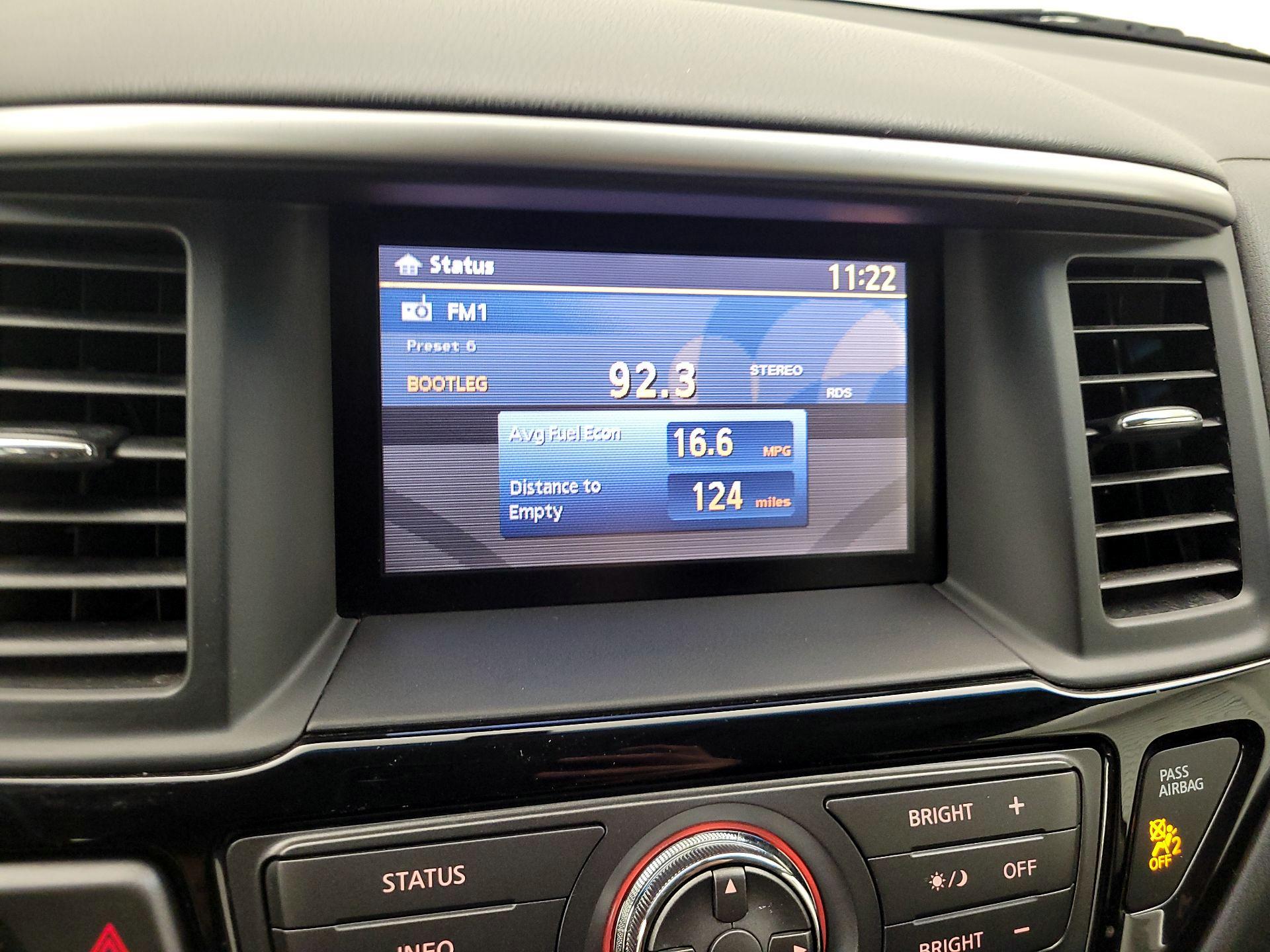 Thumbnail: 2014 Nissan Pathfinder - 15