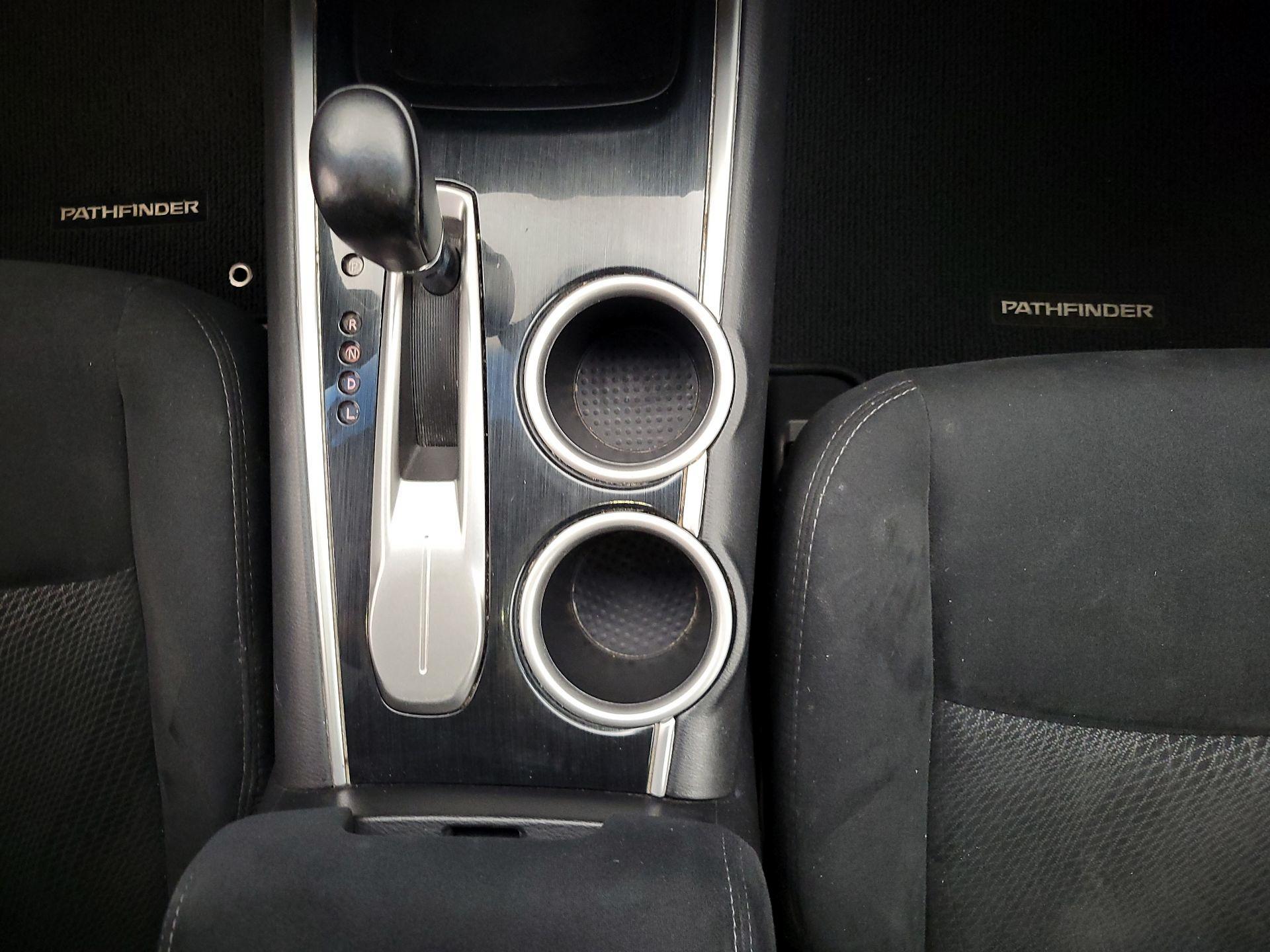 Thumbnail: 2014 Nissan Pathfinder - 17