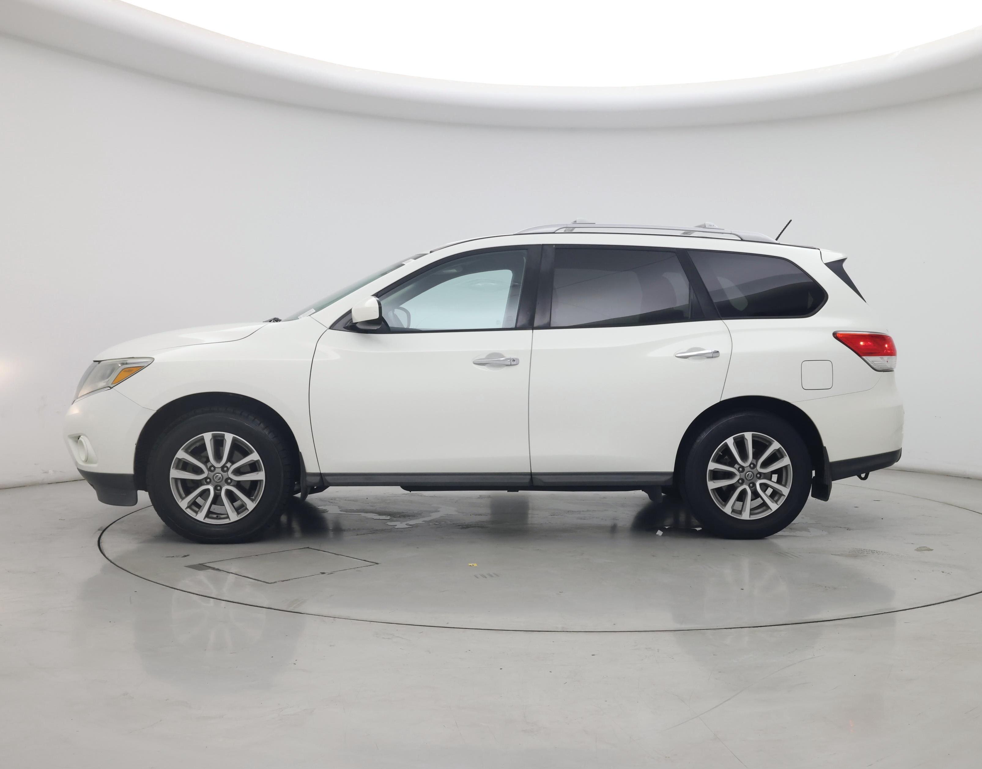 Thumbnail: 2014 Nissan Pathfinder - 3