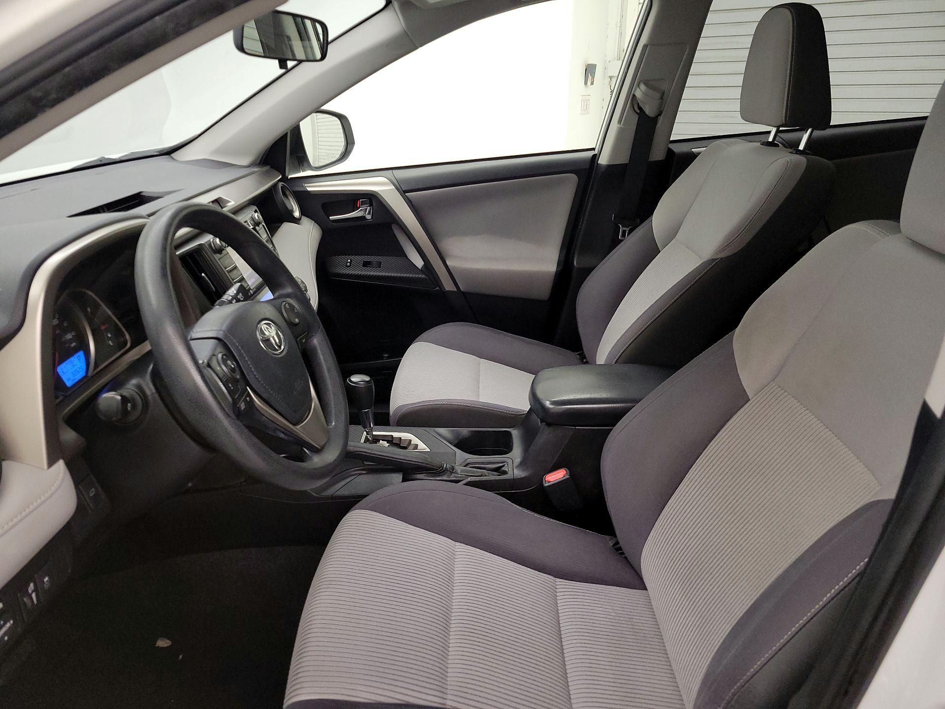 Thumbnail: 2015 Toyota RAV4 - 11