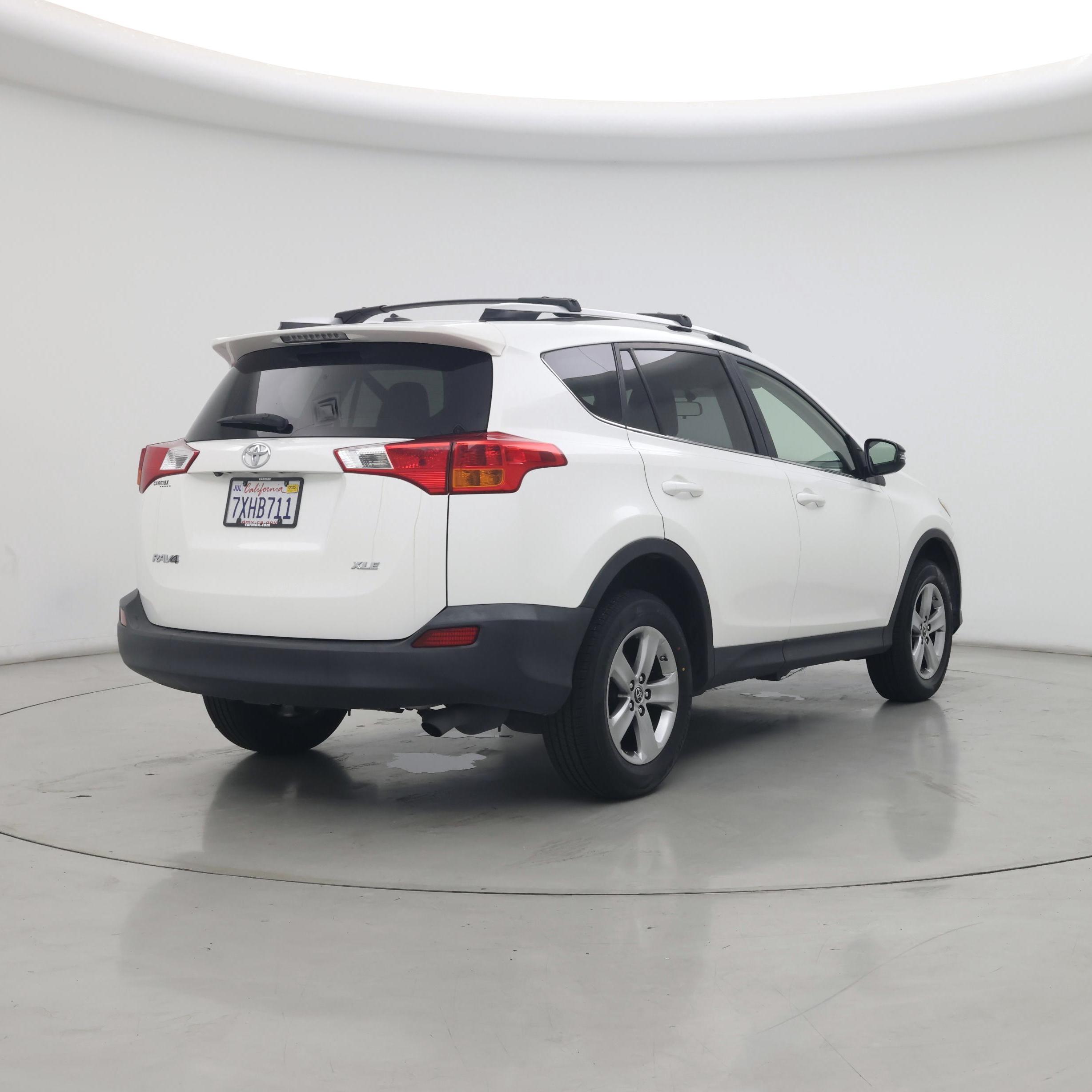 Thumbnail: 2015 Toyota RAV4 - 8