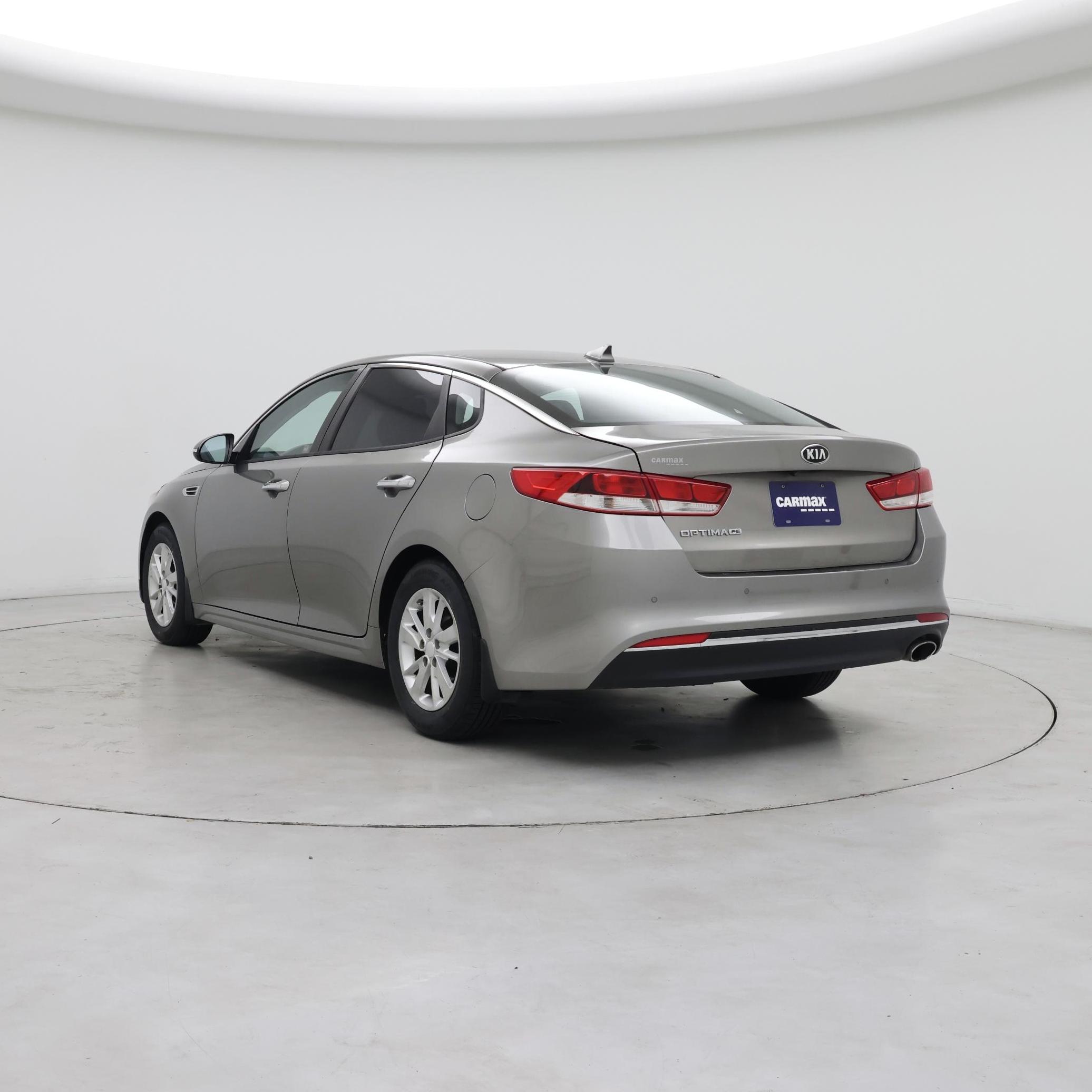 Thumbnail: 2016 Kia Optima - 2