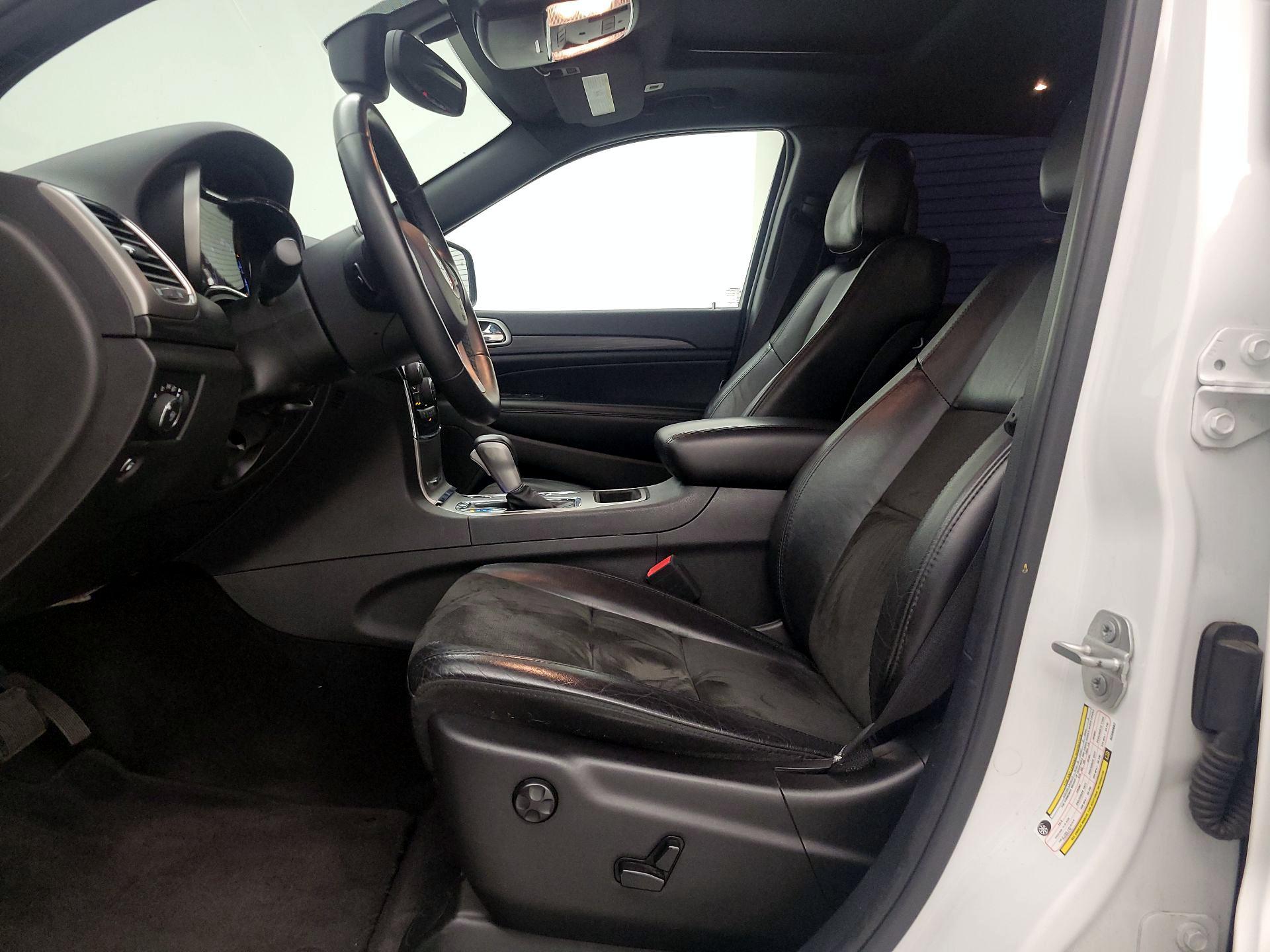 Thumbnail: 2019 Jeep Grand Cherokee - 11
