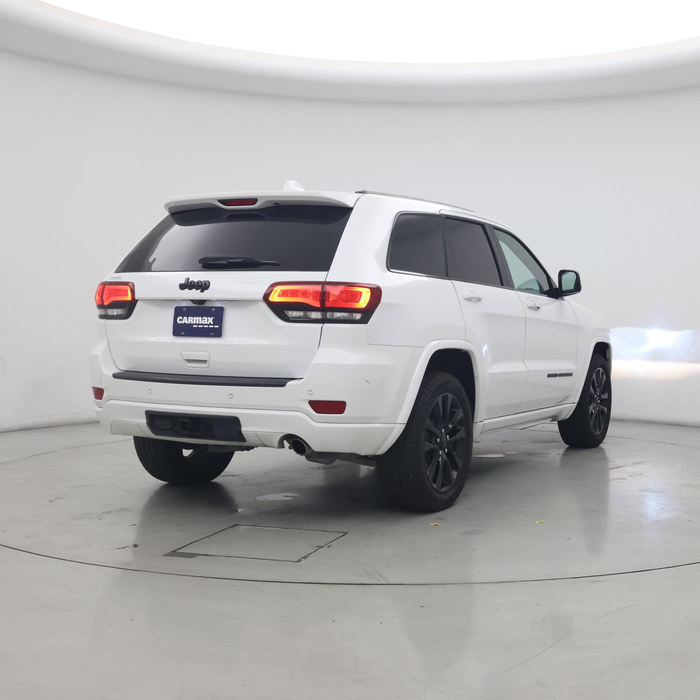 Thumbnail: 2019 Jeep Grand Cherokee - 8