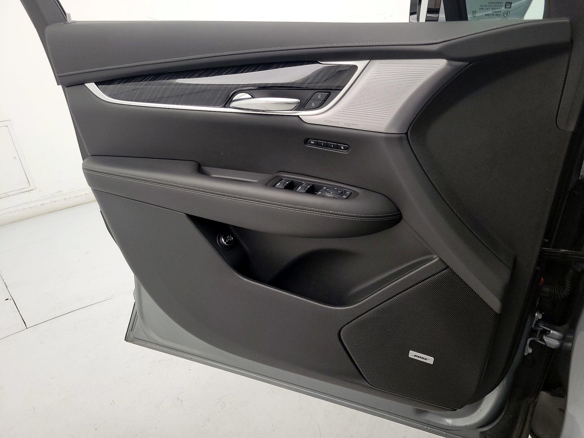Thumbnail: 2025 Cadillac XT6 - 12
