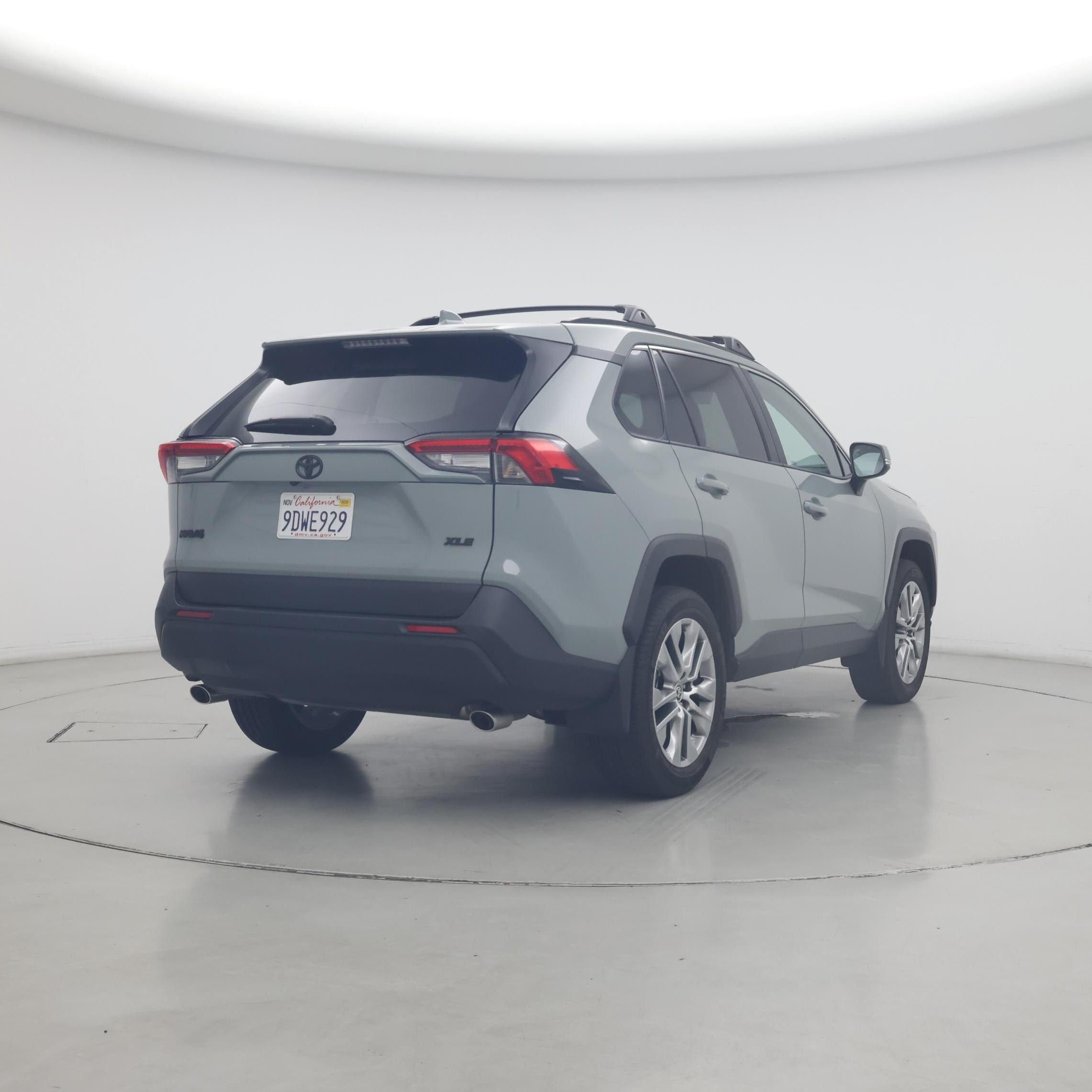 Thumbnail: 2022 Toyota RAV4 - 8