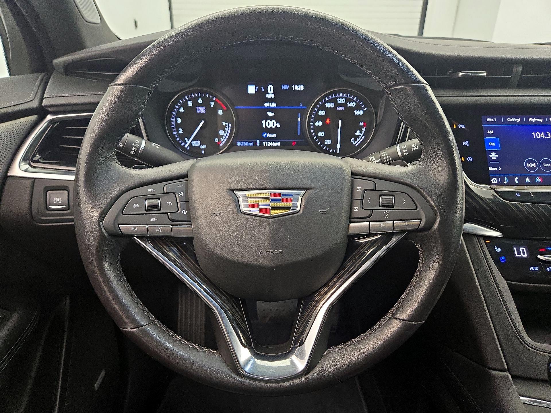 Thumbnail: 2022 Cadillac XT6 - 10