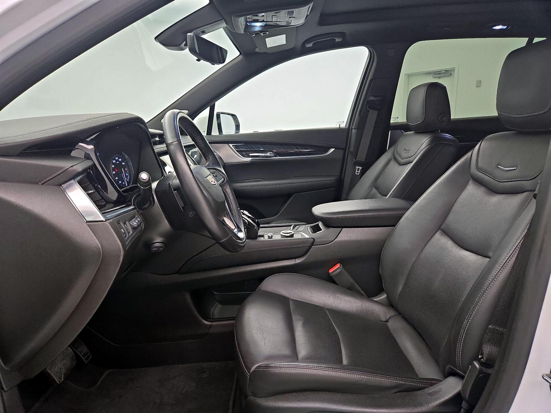 Thumbnail: 2022 Cadillac XT6 - 11