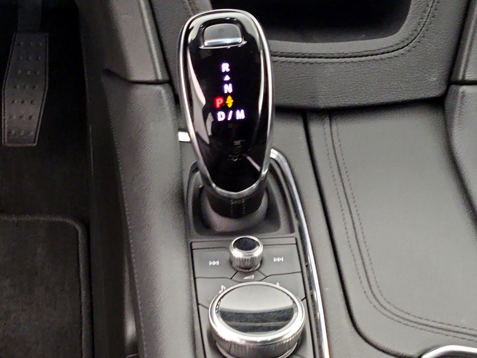 Thumbnail: 2022 Cadillac XT6 - 17