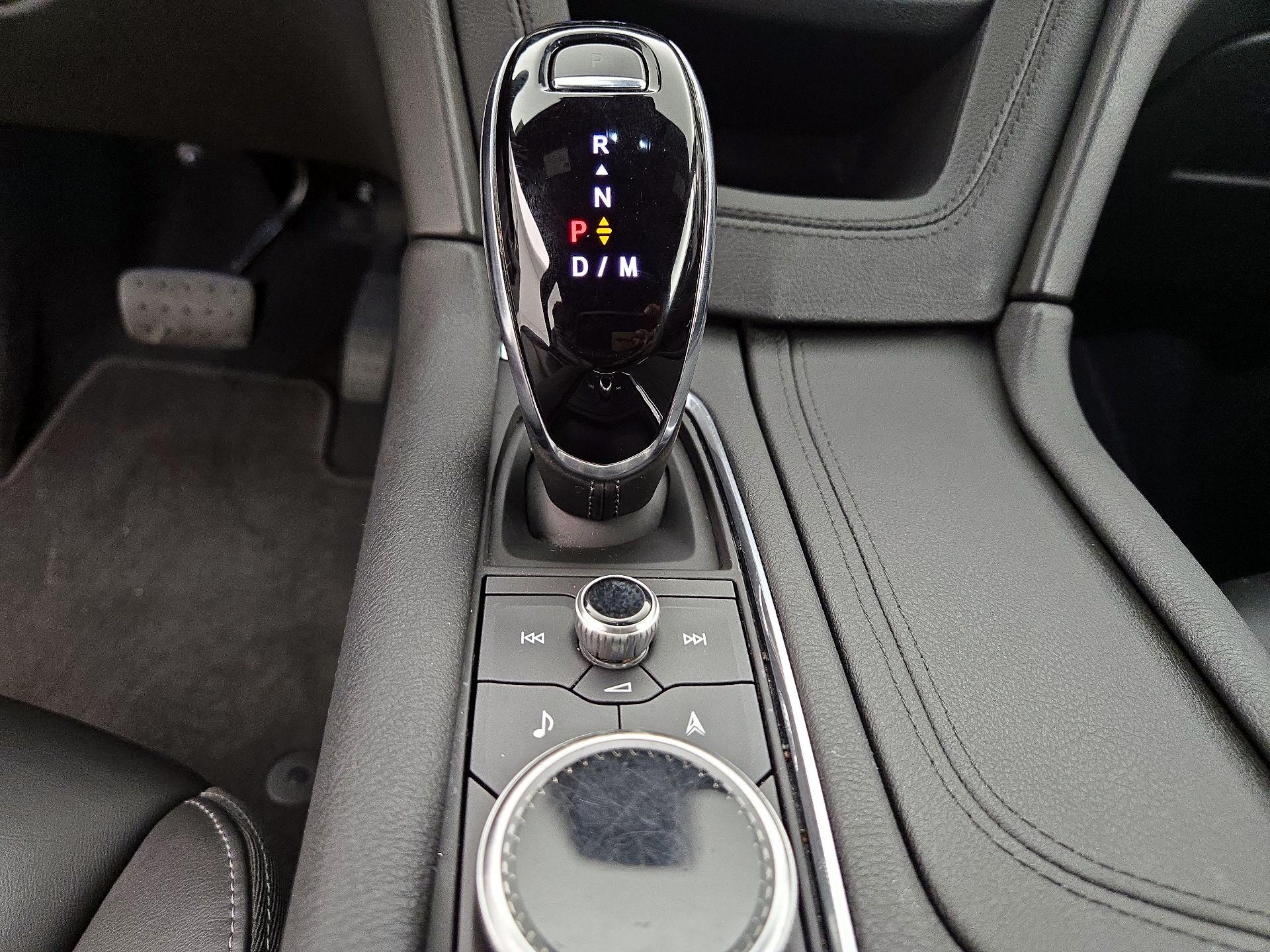 Thumbnail: 2022 Cadillac XT6 - 18