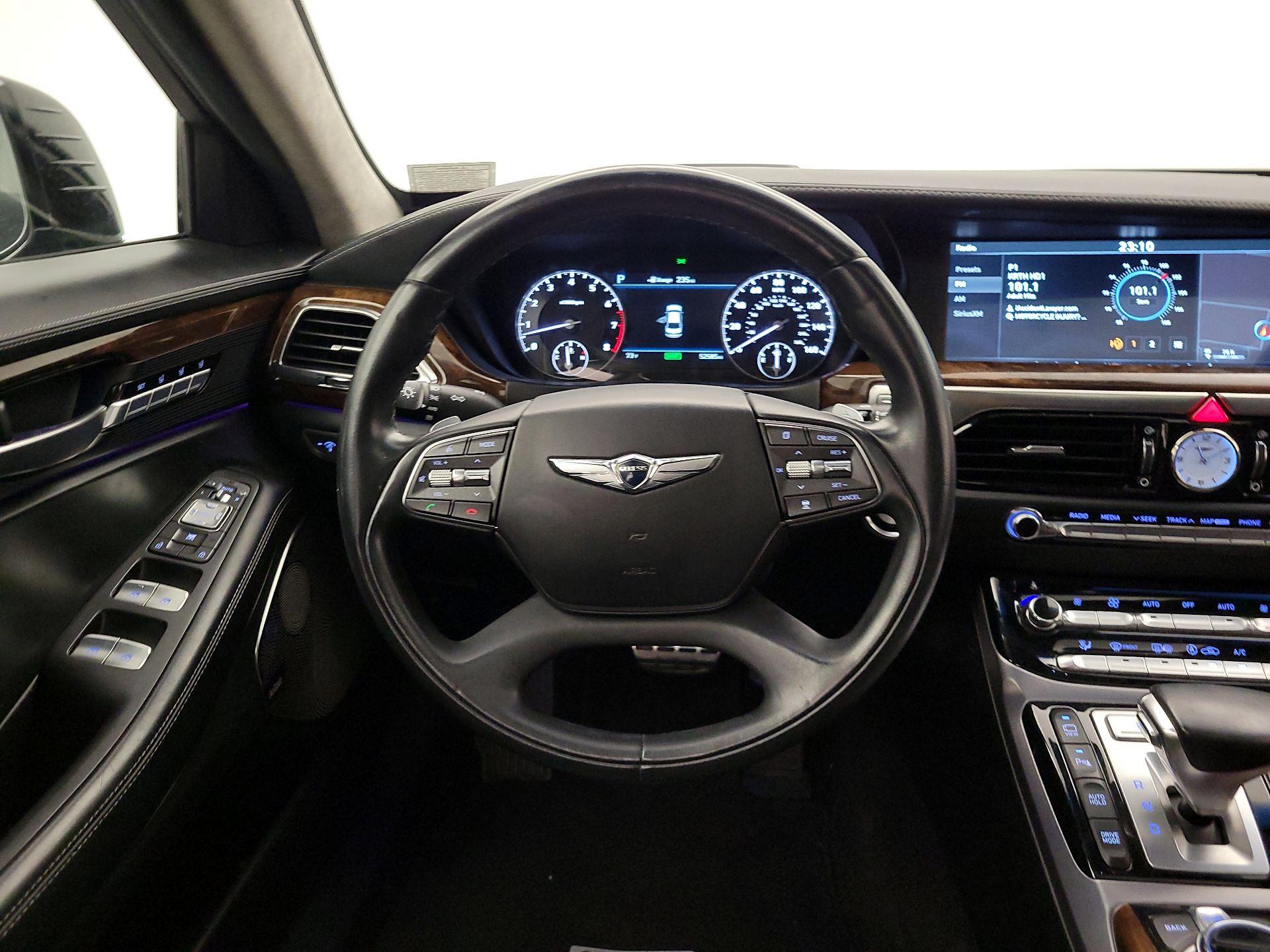Thumbnail: 2018 Genesis G90 - 10