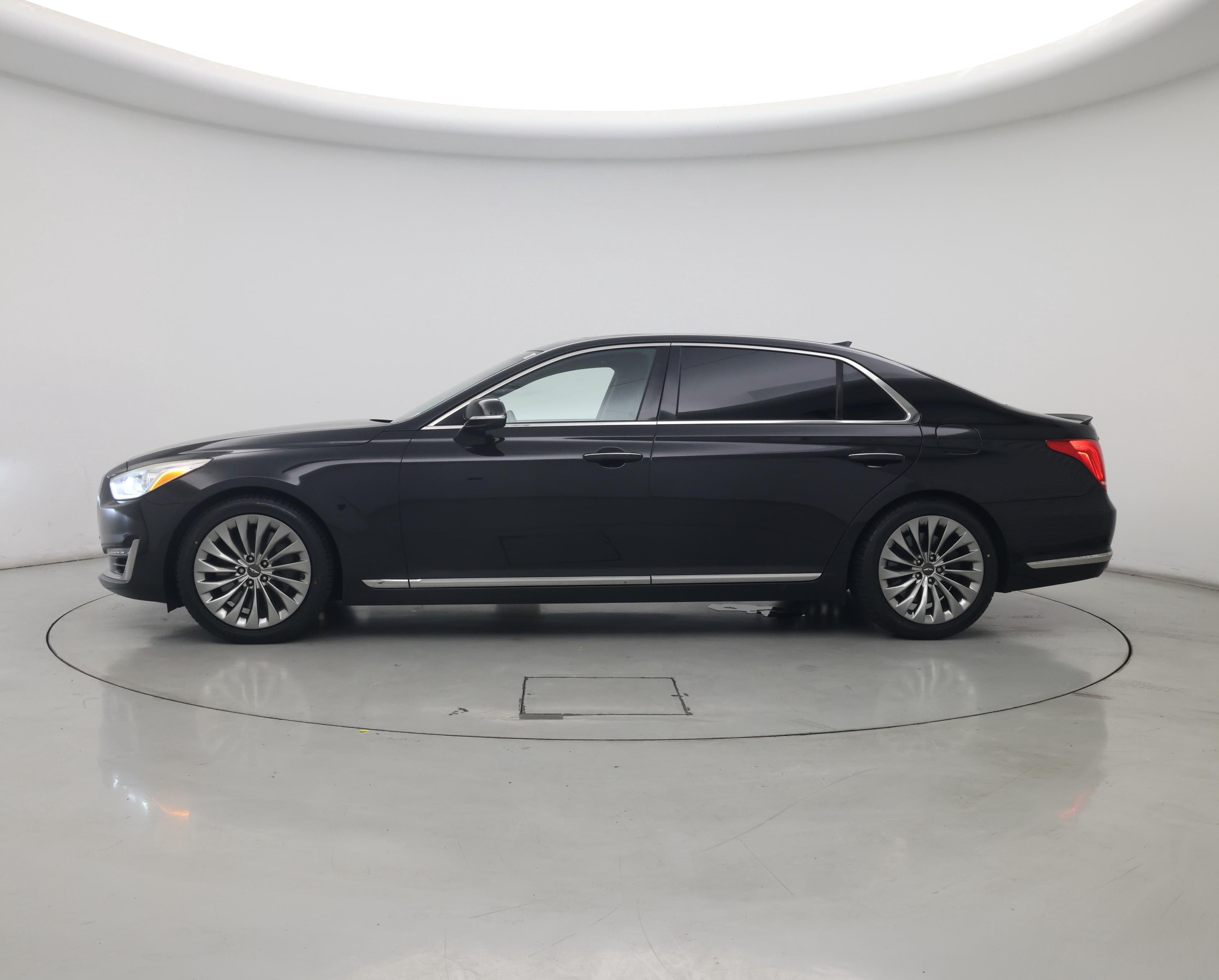 Thumbnail: 2018 Genesis G90 - 3