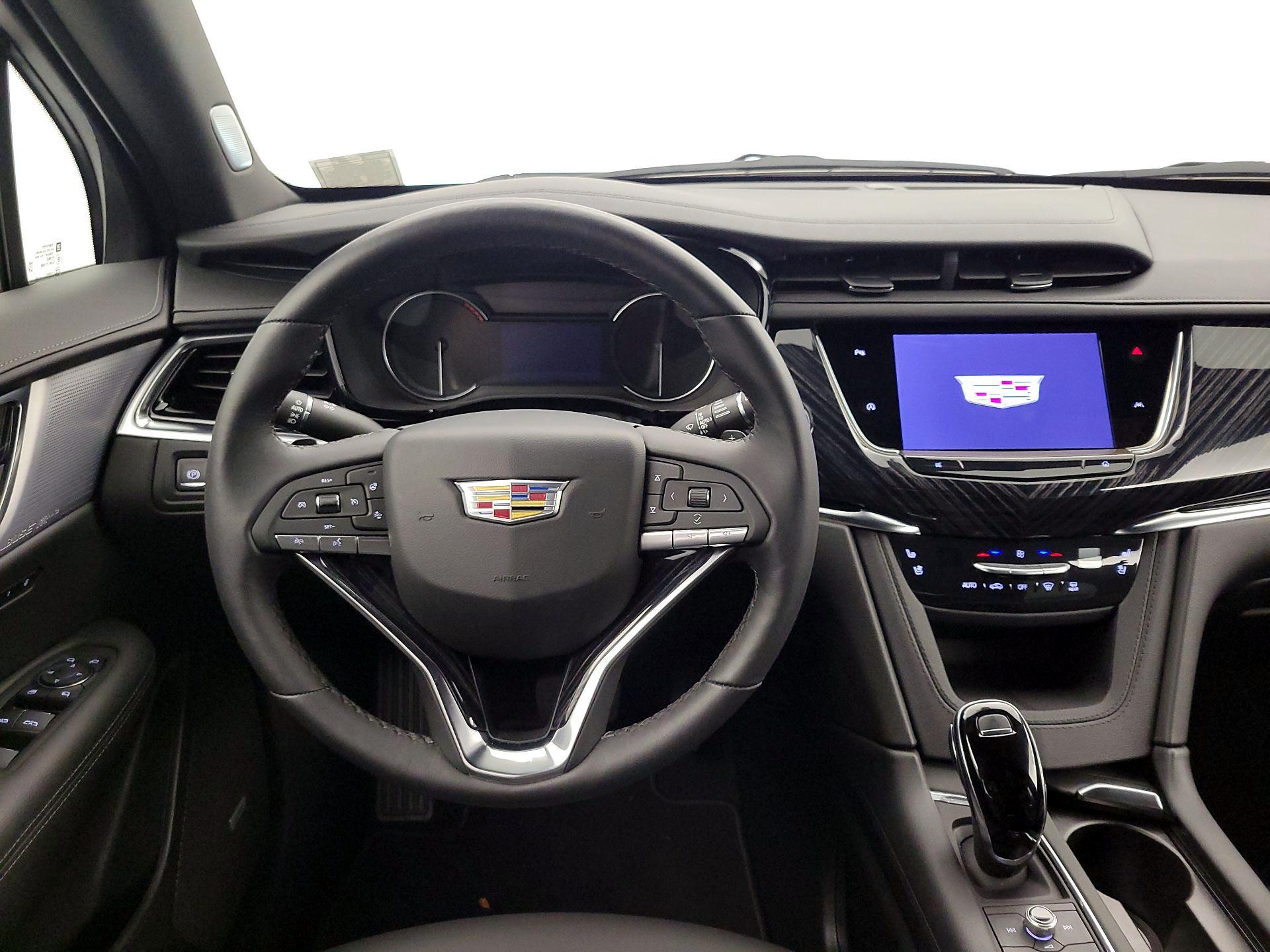 Thumbnail: 2025 Cadillac XT6 - 10