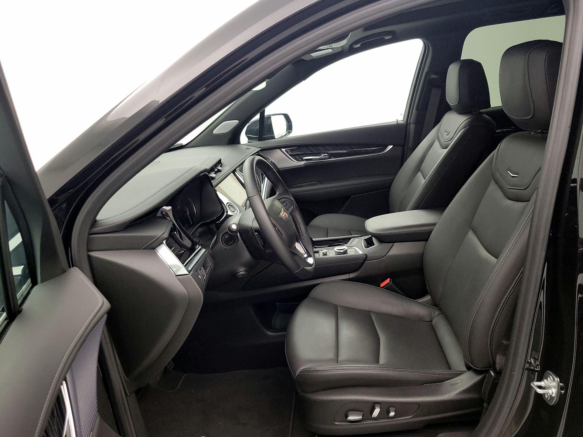Thumbnail: 2025 Cadillac XT6 - 11